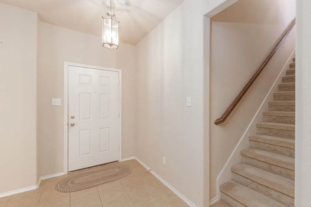Single Family Residence For Sale in Hunt County , 6811 Gamecock Court, Greenville, Texas 75402, 4 Bedroom, 3 Bathroom, 2 Garage spaces, 2,671 Sqft, built in 2012, Preowned, mls#21155037, Real Estate Agent in Greenville, Homes For Sale in Hunt county, Homes For Sale in Greenville, Realtor in Greenville Texas, Real Estate Brokerage Independent Realty Texas, Luminita Cordes Realtor