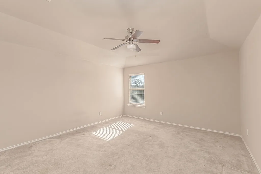 Single Family Residence For Sale in Hunt County , 6811 Gamecock Court, Greenville, Texas 75402, 4 Bedroom, 3 Bathroom, 2 Garage spaces, 2,671 Sqft, built in 2012, Preowned, mls#21155037, Real Estate Agent in Greenville, Homes For Sale in Hunt county, Homes For Sale in Greenville, Realtor in Greenville Texas, Real Estate Brokerage Independent Realty Texas, Luminita Cordes Realtor
