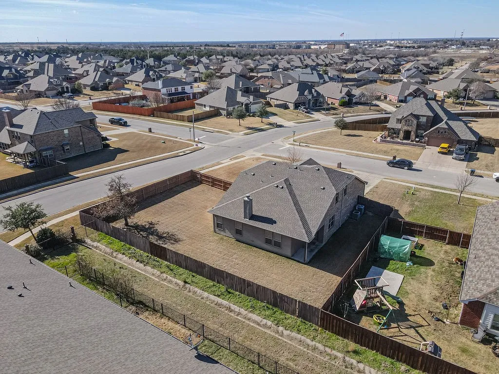 Single Family Residence For Sale in Hunt County , 6811 Gamecock Court, Greenville, Texas 75402, 4 Bedroom, 3 Bathroom, 2 Garage spaces, 2,671 Sqft, built in 2012, Preowned, mls#21155037, Real Estate Agent in Greenville, Homes For Sale in Hunt county, Homes For Sale in Greenville, Realtor in Greenville Texas, Real Estate Brokerage Independent Realty Texas, Luminita Cordes Realtor