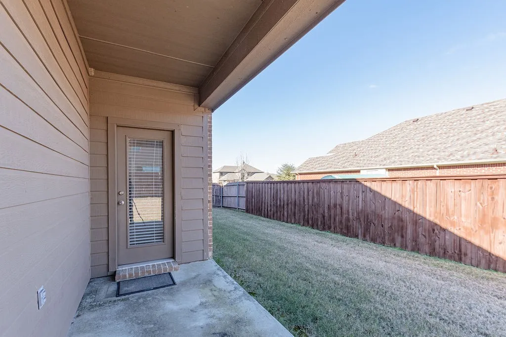 Single Family Residence For Sale in Hunt County , 6811 Gamecock Court, Greenville, Texas 75402, 4 Bedroom, 3 Bathroom, 2 Garage spaces, 2,671 Sqft, built in 2012, Preowned, mls#21155037, Real Estate Agent in Greenville, Homes For Sale in Hunt county, Homes For Sale in Greenville, Realtor in Greenville Texas, Real Estate Brokerage Independent Realty Texas, Luminita Cordes Realtor