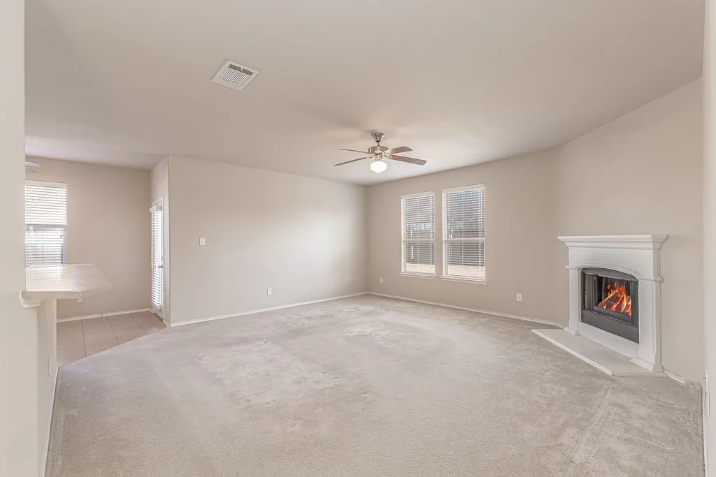 Single Family Residence For Sale in Hunt County , 6811 Gamecock Court, Greenville, Texas 75402, 4 Bedroom, 3 Bathroom, 2 Garage spaces, 2,671 Sqft, built in 2012, Preowned, mls#21155037, Real Estate Agent in Greenville, Homes For Sale in Hunt county, Homes For Sale in Greenville, Realtor in Greenville Texas, Real Estate Brokerage Independent Realty Texas, Luminita Cordes Realtor