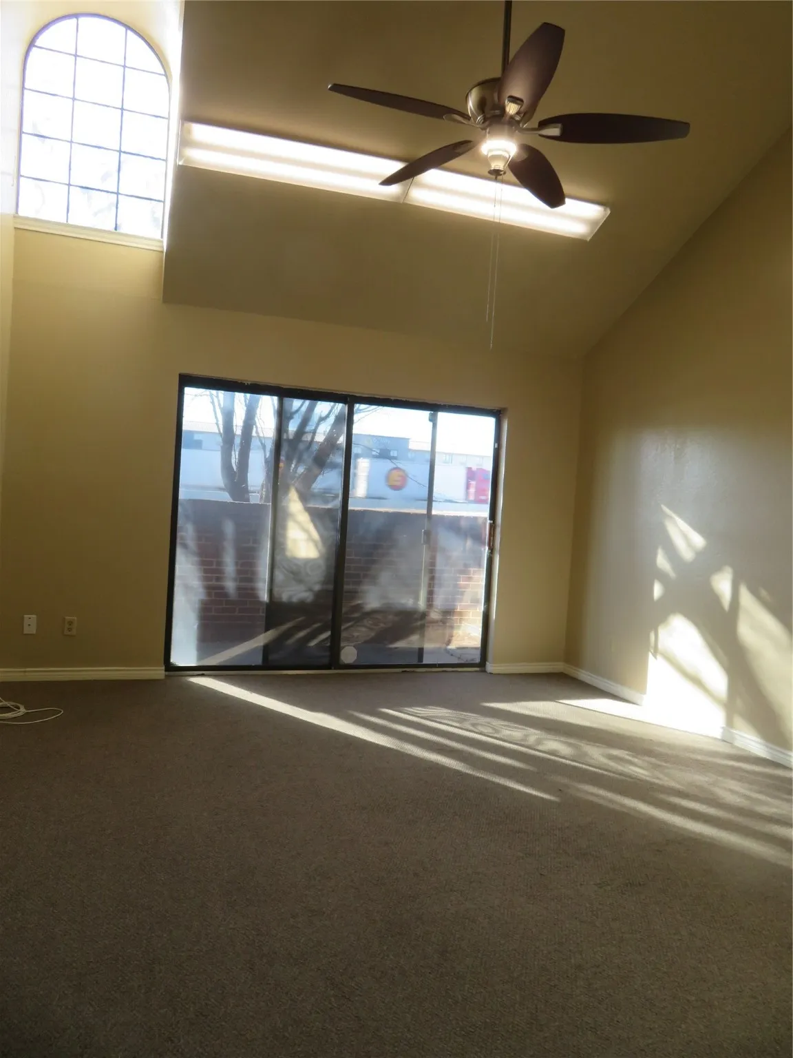 Office For Sale in Denton County , 4216 N Interstate 35, Denton, Texas 76207, 0, 0, Garage spaces, 0 Sqft, built in 1985, Preowned, Price $200,000, mls#21160699, Real Estate Agent in Denton, Homes For Sale in Denton county, Homes For Sale in Denton, Realtor in Denton Texas, Real Estate Brokerage Independent Realty Texas, Luminita Cordes Realtor