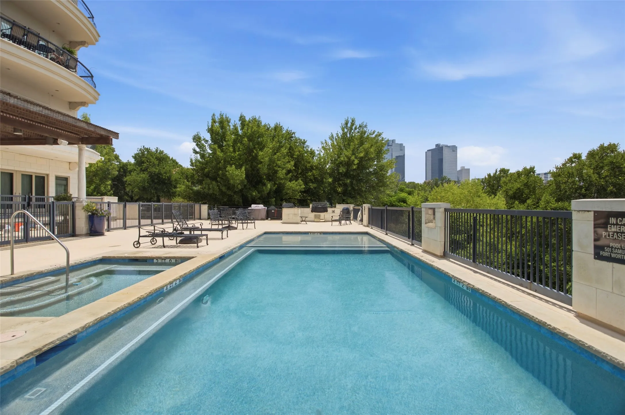 Condominium For Rent in Tarrant County , 501 Samuels Avenue 230, Fort Worth, Texas 76102, 3 Bedroom, 3 Bathroom, 2 Garage spaces, 2,716 Sqft, built in 2008, Preowned, mls#21155399, Real Estate Agent in Fort Worth, Homes For Rent in Tarrant county, Homes For Rent in Fort Worth, Realtor in Fort Worth Texas, Real Estate Brokerage Independent Realty Texas, Luminita Cordes Realtor