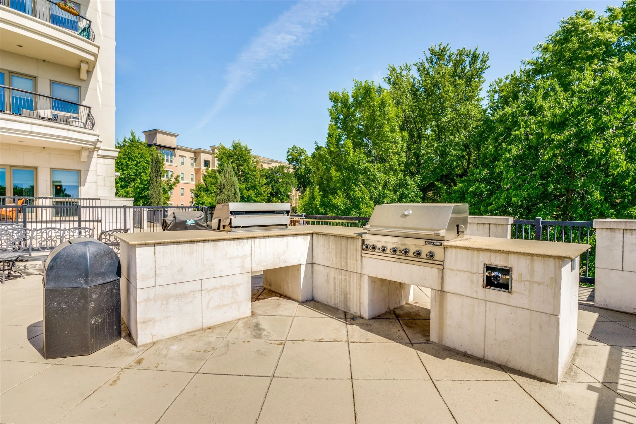 Condominium For Rent in Tarrant County , 501 Samuels Avenue 230, Fort Worth, Texas 76102, 3 Bedroom, 3 Bathroom, 2 Garage spaces, 2,716 Sqft, built in 2008, Preowned, mls#21155399, Real Estate Agent in Fort Worth, Homes For Rent in Tarrant county, Homes For Rent in Fort Worth, Realtor in Fort Worth Texas, Real Estate Brokerage Independent Realty Texas, Luminita Cordes Realtor