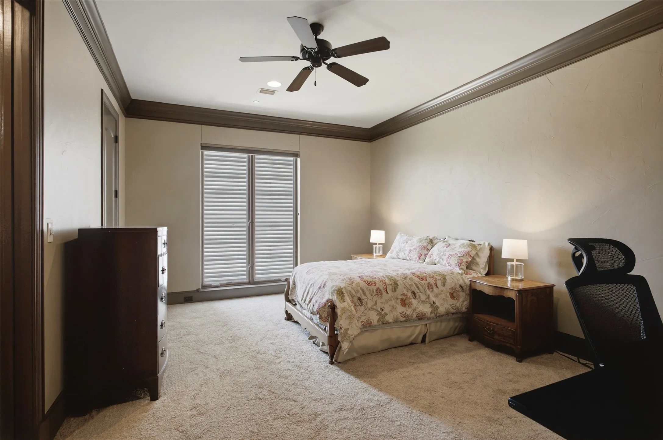 Condominium For Rent in Tarrant County , 501 Samuels Avenue 230, Fort Worth, Texas 76102, 3 Bedroom, 3 Bathroom, 2 Garage spaces, 2,716 Sqft, built in 2008, Preowned, mls#21155399, Real Estate Agent in Fort Worth, Homes For Rent in Tarrant county, Homes For Rent in Fort Worth, Realtor in Fort Worth Texas, Real Estate Brokerage Independent Realty Texas, Luminita Cordes Realtor