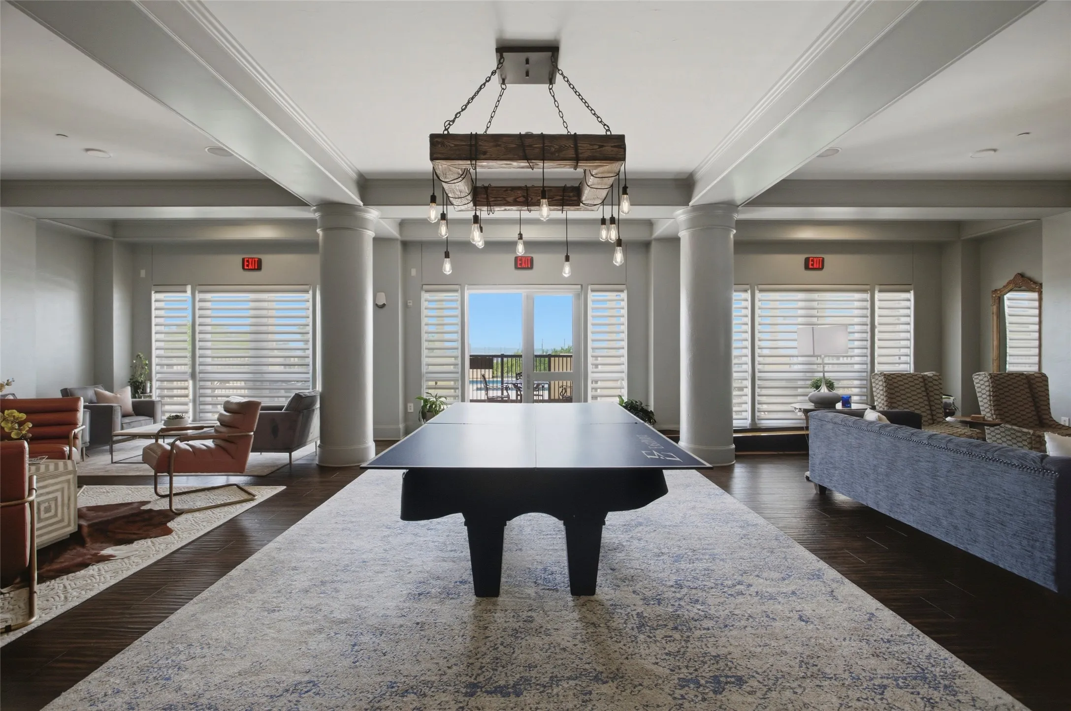 Condominium For Rent in Tarrant County , 501 Samuels Avenue 230, Fort Worth, Texas 76102, 3 Bedroom, 3 Bathroom, 2 Garage spaces, 2,716 Sqft, built in 2008, Preowned, mls#21155399, Real Estate Agent in Fort Worth, Homes For Rent in Tarrant county, Homes For Rent in Fort Worth, Realtor in Fort Worth Texas, Real Estate Brokerage Independent Realty Texas, Luminita Cordes Realtor
