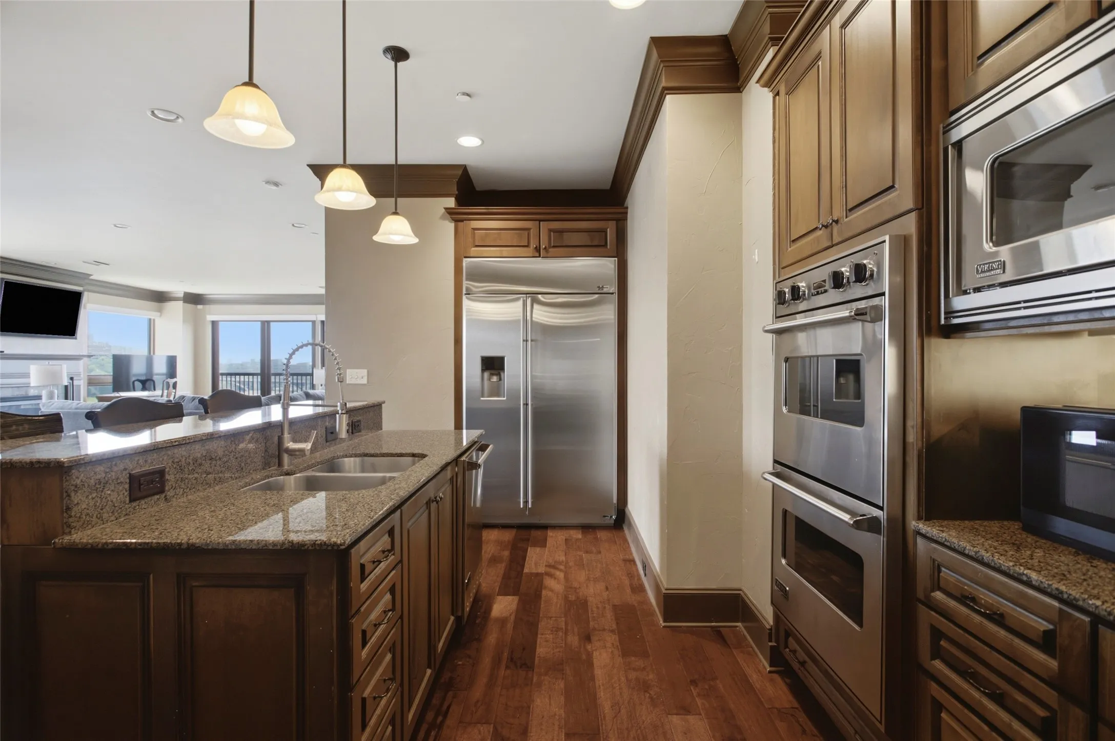 Condominium For Rent in Tarrant County , 501 Samuels Avenue 230, Fort Worth, Texas 76102, 3 Bedroom, 3 Bathroom, 2 Garage spaces, 2,716 Sqft, built in 2008, Preowned, mls#21155399, Real Estate Agent in Fort Worth, Homes For Rent in Tarrant county, Homes For Rent in Fort Worth, Realtor in Fort Worth Texas, Real Estate Brokerage Independent Realty Texas, Luminita Cordes Realtor
