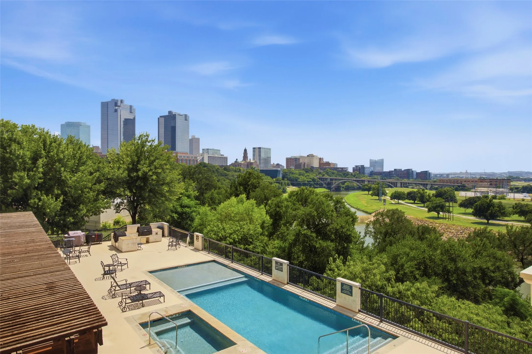 Condominium For Rent in Tarrant County , 501 Samuels Avenue 230, Fort Worth, Texas 76102, 3 Bedroom, 3 Bathroom, 2 Garage spaces, 2,716 Sqft, built in 2008, Preowned, mls#21155399, Real Estate Agent in Fort Worth, Homes For Rent in Tarrant county, Homes For Rent in Fort Worth, Realtor in Fort Worth Texas, Real Estate Brokerage Independent Realty Texas, Luminita Cordes Realtor