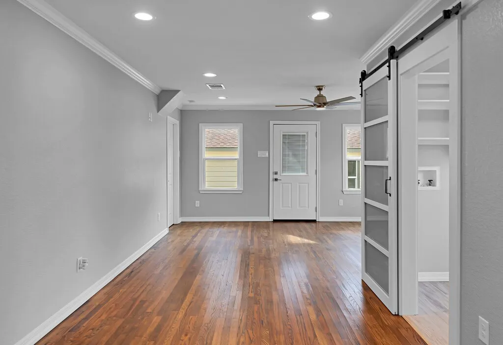 Single Family Residence For Sale in Mc Lennan County , 3213 S 3rd Street, Waco, Texas 76706, 3 Bedrooms, 2 Bathrooms, Garage spaces, 1,563 Sqft, built in 1953, Price $299,900, mls#21160718, Real Estate Agent in Waco, Homes For Sale in Mc Lennan county, Homes For Sale in Waco, Realtor in Waco Texas, Real Estate Brokerage Independent Realty Texas, Luminita Cordes Realtor
