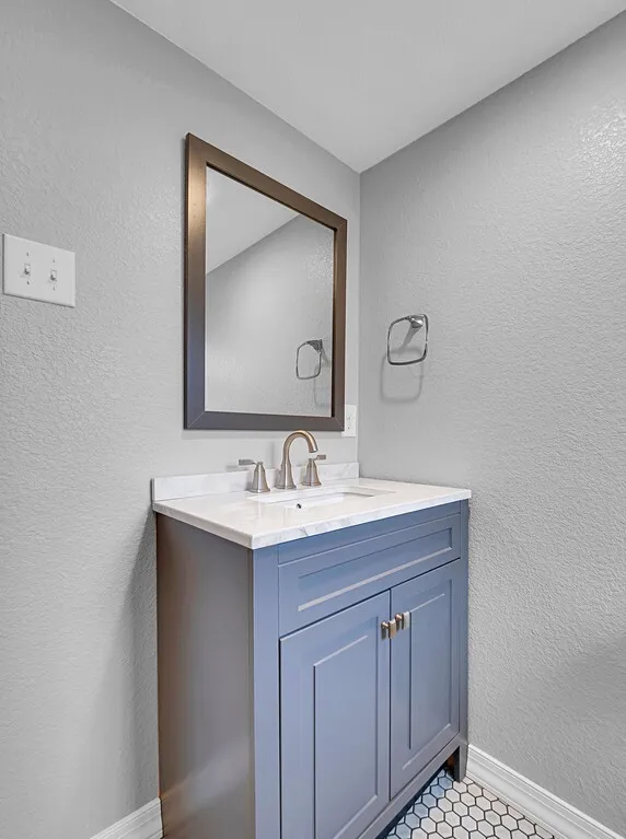 Single Family Residence For Sale in Mc Lennan County , 3213 S 3rd Street, Waco, Texas 76706, 3 Bedrooms, 2 Bathrooms, Garage spaces, 1,563 Sqft, built in 1953, Price $299,900, mls#21160718, Real Estate Agent in Waco, Homes For Sale in Mc Lennan county, Homes For Sale in Waco, Realtor in Waco Texas, Real Estate Brokerage Independent Realty Texas, Luminita Cordes Realtor