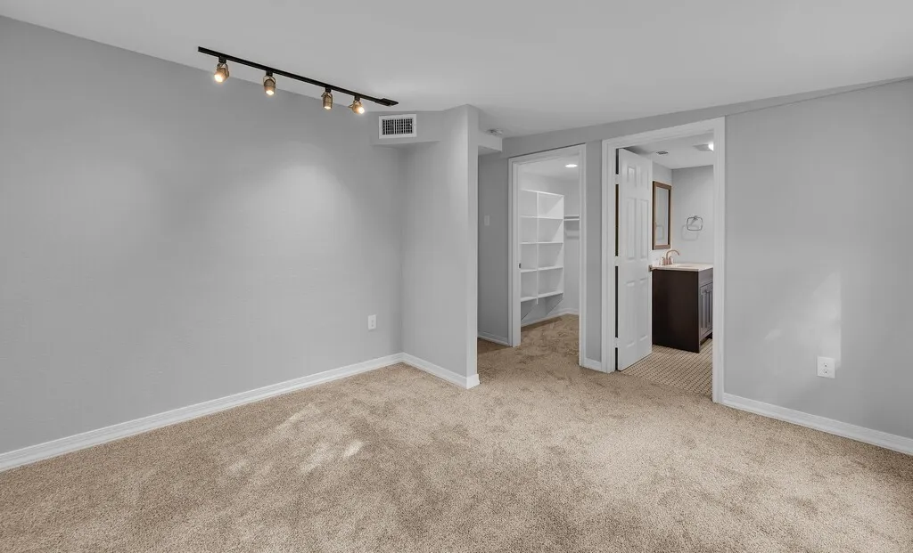 Single Family Residence For Sale in Mc Lennan County , 3213 S 3rd Street, Waco, Texas 76706, 3 Bedrooms, 2 Bathrooms, Garage spaces, 1,563 Sqft, built in 1953, Price $299,900, mls#21160718, Real Estate Agent in Waco, Homes For Sale in Mc Lennan county, Homes For Sale in Waco, Realtor in Waco Texas, Real Estate Brokerage Independent Realty Texas, Luminita Cordes Realtor