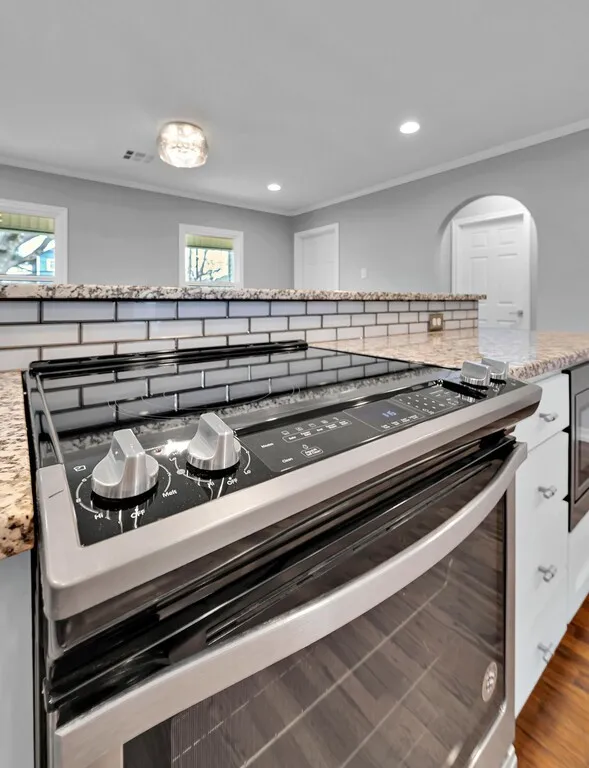 Single Family Residence For Sale in Mc Lennan County , 3213 S 3rd Street, Waco, Texas 76706, 3 Bedrooms, 2 Bathrooms, Garage spaces, 1,563 Sqft, built in 1953, Price $299,900, mls#21160718, Real Estate Agent in Waco, Homes For Sale in Mc Lennan county, Homes For Sale in Waco, Realtor in Waco Texas, Real Estate Brokerage Independent Realty Texas, Luminita Cordes Realtor