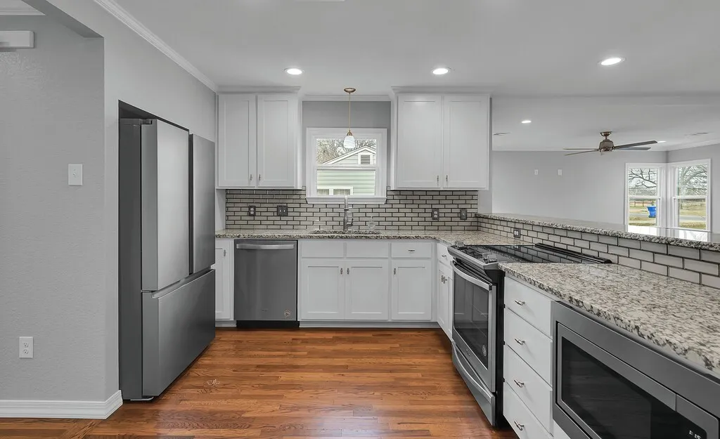 Single Family Residence For Sale in Mc Lennan County , 3213 S 3rd Street, Waco, Texas 76706, 3 Bedrooms, 2 Bathrooms, Garage spaces, 1,563 Sqft, built in 1953, Price $299,900, mls#21160718, Real Estate Agent in Waco, Homes For Sale in Mc Lennan county, Homes For Sale in Waco, Realtor in Waco Texas, Real Estate Brokerage Independent Realty Texas, Luminita Cordes Realtor