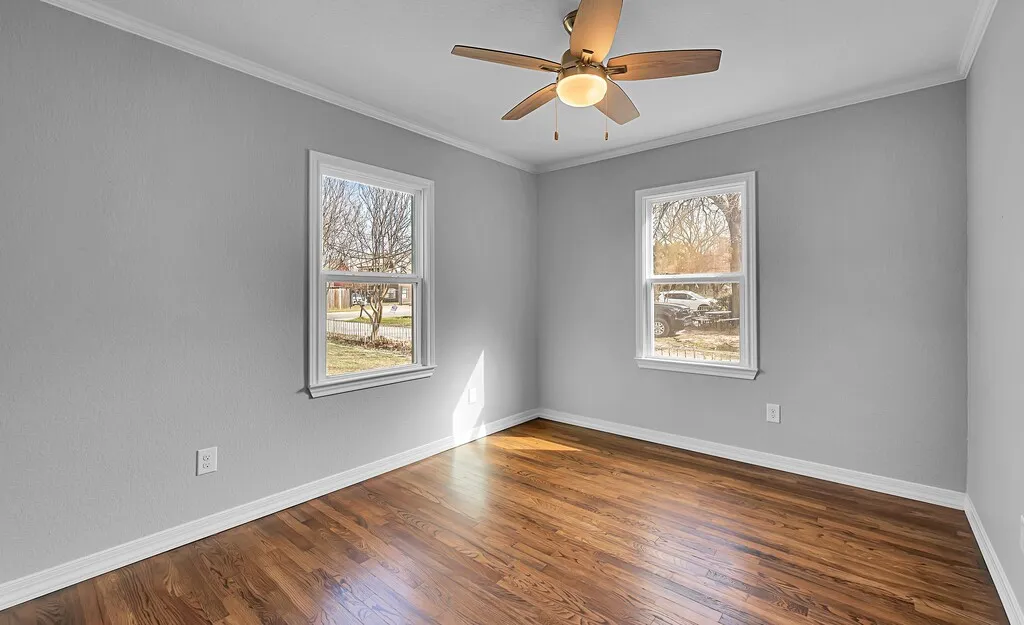 Single Family Residence For Sale in Mc Lennan County , 3213 S 3rd Street, Waco, Texas 76706, 3 Bedrooms, 2 Bathrooms, Garage spaces, 1,563 Sqft, built in 1953, Price $299,900, mls#21160718, Real Estate Agent in Waco, Homes For Sale in Mc Lennan county, Homes For Sale in Waco, Realtor in Waco Texas, Real Estate Brokerage Independent Realty Texas, Luminita Cordes Realtor