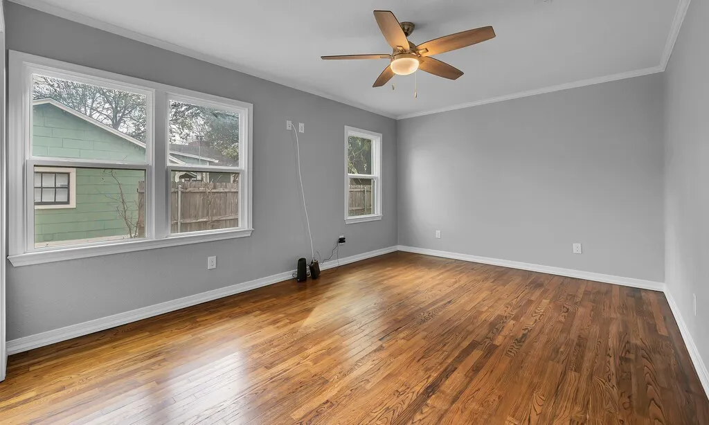 Single Family Residence For Sale in Mc Lennan County , 3213 S 3rd Street, Waco, Texas 76706, 3 Bedrooms, 2 Bathrooms, Garage spaces, 1,563 Sqft, built in 1953, Price $299,900, mls#21160718, Real Estate Agent in Waco, Homes For Sale in Mc Lennan county, Homes For Sale in Waco, Realtor in Waco Texas, Real Estate Brokerage Independent Realty Texas, Luminita Cordes Realtor