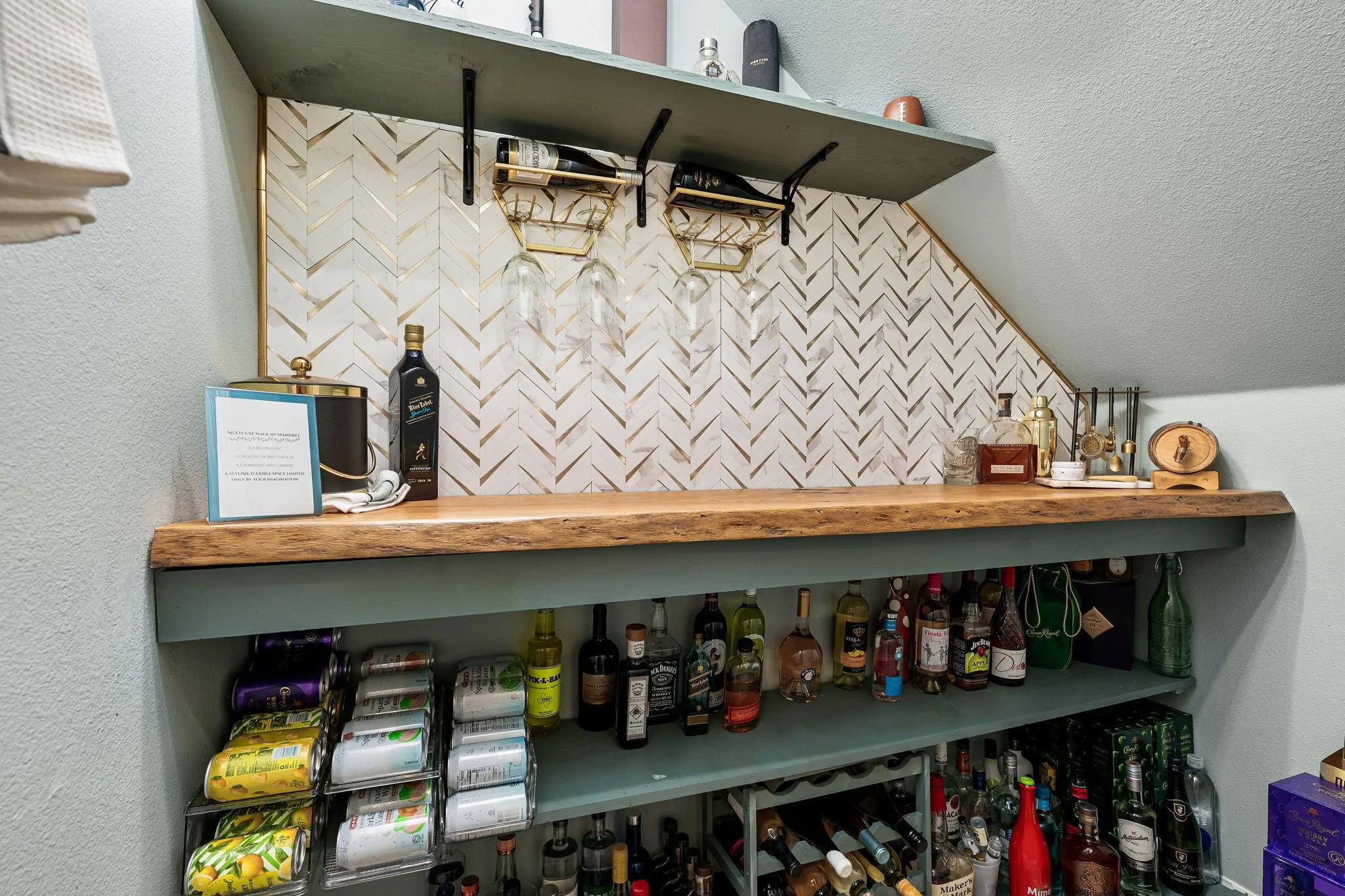 Bar area that can be converted to second Pantry or storage area in hallway by kitchen