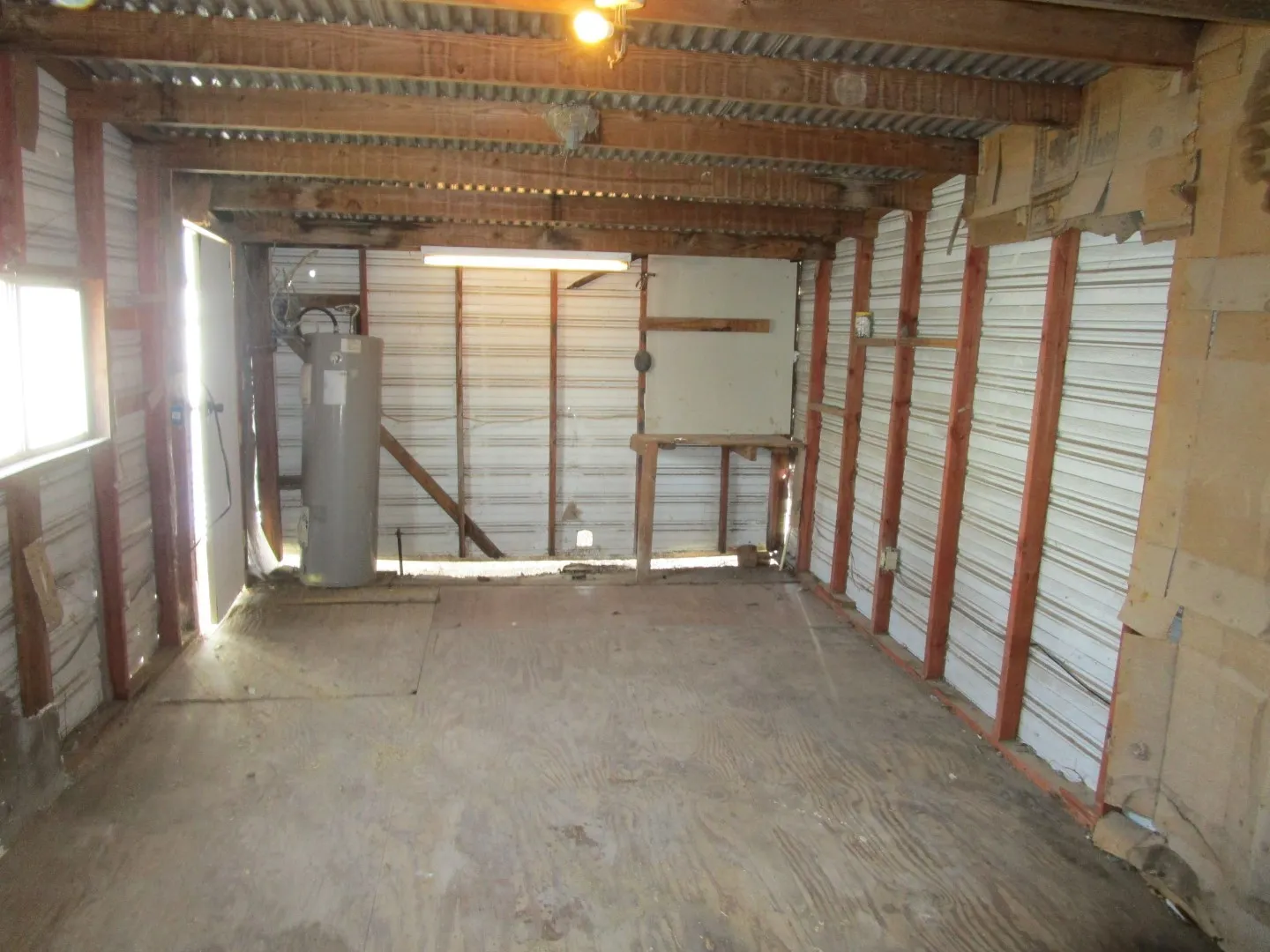 Single Family Residence For Sale in Coleman County , 905 Wallis Avenue, Santa Anna, Texas 76878, 3 Bedrooms, 1 Bathroom, Garage spaces, 917 Sqft, built in 1948, Preowned, Price $55,000, mls#21160876, Real Estate Agent in Santa Anna, Homes For Sale in Coleman county, Homes For Sale in Santa Anna, Realtor in Santa Anna Texas, Real Estate Brokerage Independent Realty Texas, Luminita Cordes Realtor