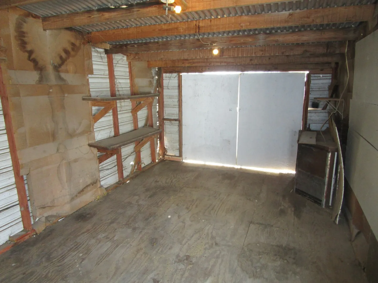 Single Family Residence For Sale in Coleman County , 905 Wallis Avenue, Santa Anna, Texas 76878, 3 Bedrooms, 1 Bathroom, Garage spaces, 917 Sqft, built in 1948, Preowned, Price $55,000, mls#21160876, Real Estate Agent in Santa Anna, Homes For Sale in Coleman county, Homes For Sale in Santa Anna, Realtor in Santa Anna Texas, Real Estate Brokerage Independent Realty Texas, Luminita Cordes Realtor