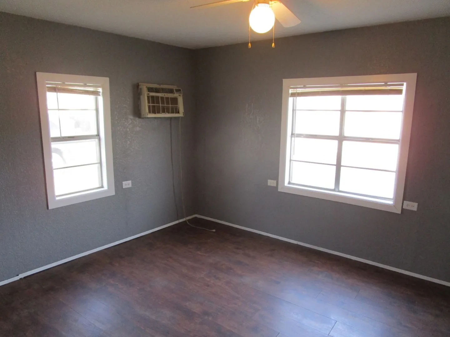 Single Family Residence For Sale in Coleman County , 905 Wallis Avenue, Santa Anna, Texas 76878, 3 Bedrooms, 1 Bathroom, Garage spaces, 917 Sqft, built in 1948, Preowned, Price $55,000, mls#21160876, Real Estate Agent in Santa Anna, Homes For Sale in Coleman county, Homes For Sale in Santa Anna, Realtor in Santa Anna Texas, Real Estate Brokerage Independent Realty Texas, Luminita Cordes Realtor