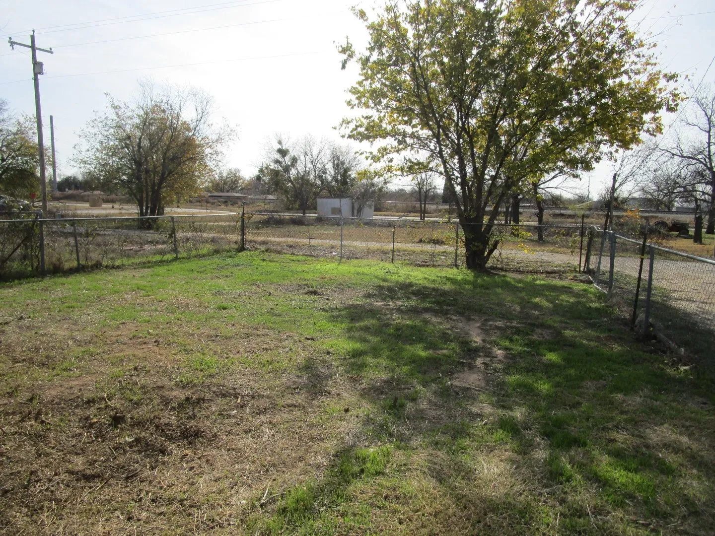 Single Family Residence For Sale in Coleman County , 905 Wallis Avenue, Santa Anna, Texas 76878, 3 Bedrooms, 1 Bathroom, Garage spaces, 917 Sqft, built in 1948, Preowned, Price $55,000, mls#21160876, Real Estate Agent in Santa Anna, Homes For Sale in Coleman county, Homes For Sale in Santa Anna, Realtor in Santa Anna Texas, Real Estate Brokerage Independent Realty Texas, Luminita Cordes Realtor
