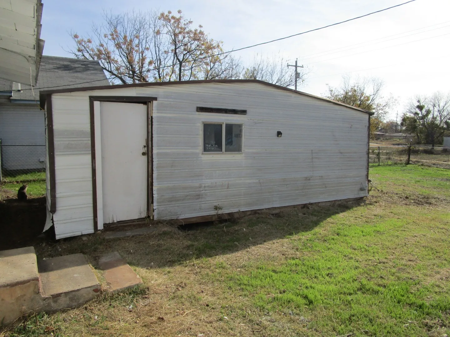 Single Family Residence For Sale in Coleman County , 905 Wallis Avenue, Santa Anna, Texas 76878, 3 Bedrooms, 1 Bathroom, Garage spaces, 917 Sqft, built in 1948, Preowned, Price $55,000, mls#21160876, Real Estate Agent in Santa Anna, Homes For Sale in Coleman county, Homes For Sale in Santa Anna, Realtor in Santa Anna Texas, Real Estate Brokerage Independent Realty Texas, Luminita Cordes Realtor