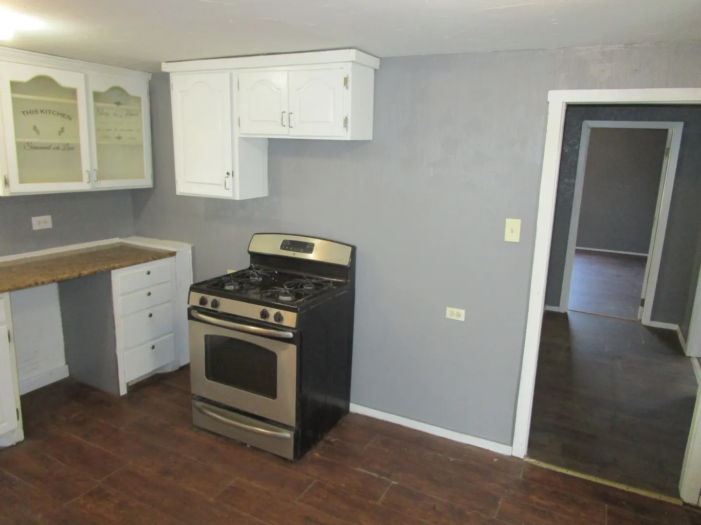 Single Family Residence For Sale in Coleman County , 905 Wallis Avenue, Santa Anna, Texas 76878, 3 Bedrooms, 1 Bathroom, Garage spaces, 917 Sqft, built in 1948, Preowned, Price $55,000, mls#21160876, Real Estate Agent in Santa Anna, Homes For Sale in Coleman county, Homes For Sale in Santa Anna, Realtor in Santa Anna Texas, Real Estate Brokerage Independent Realty Texas, Luminita Cordes Realtor