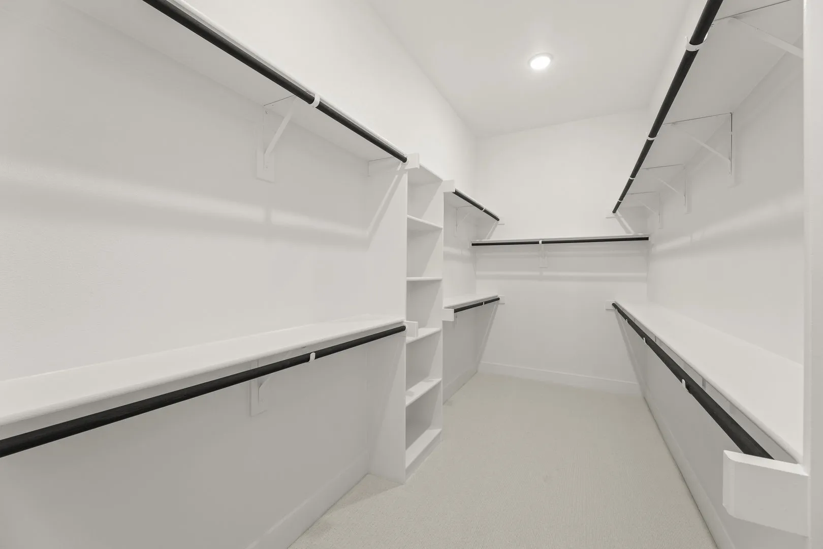 18. 15204 Chipping - Closet