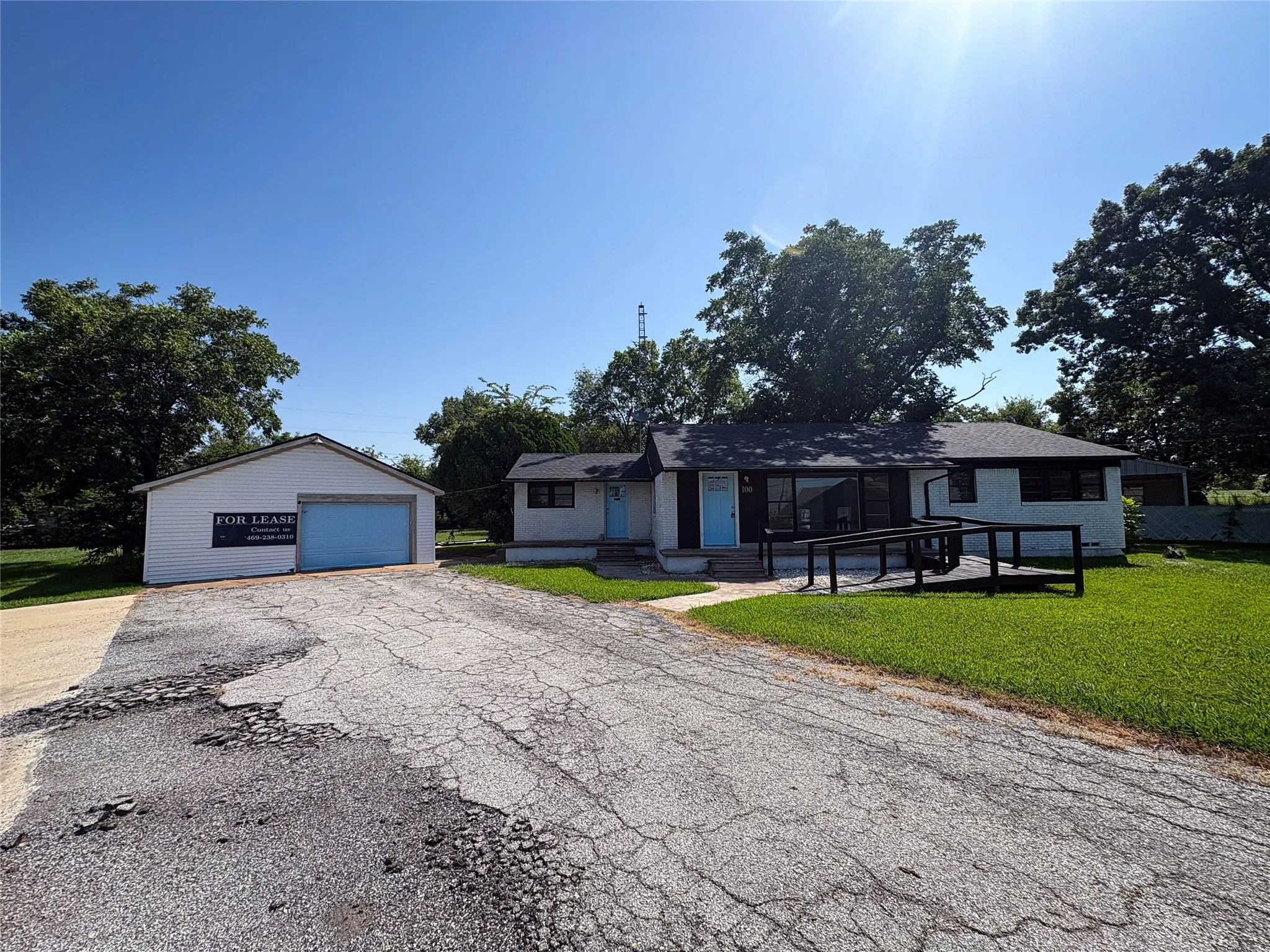 Retail For Rent in Grayson County , 100 E Pecan Street, Gunter, Texas 75058, 0, 0, Garage spaces, 0 Sqft, built in 1955, Preowned, mls#21159000, Real Estate Agent in Gunter, Homes For Rent in Grayson county, Homes For Rent in Gunter, Realtor in Gunter Texas, Real Estate Brokerage Independent Realty Texas, Luminita Cordes Realtor
