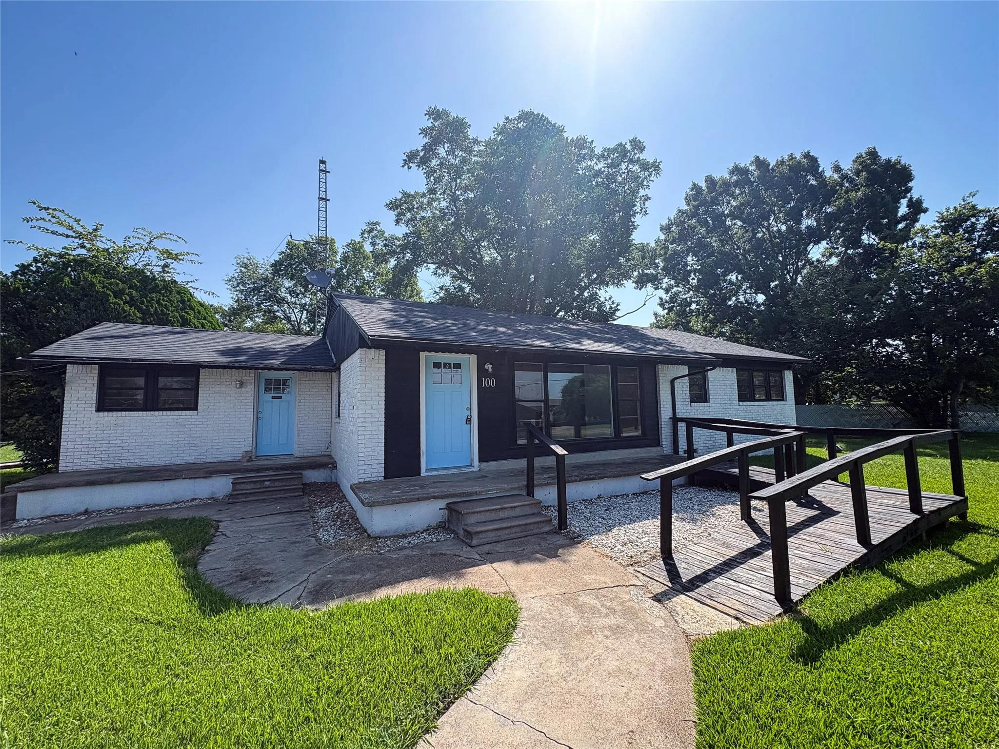 Retail For Rent in Grayson County , 100 E Pecan Street, Gunter, Texas 75058, 0, 0, Garage spaces, 0 Sqft, built in 1955, Preowned, mls#21159000, Real Estate Agent in Gunter, Homes For Rent in Grayson county, Homes For Rent in Gunter, Realtor in Gunter Texas, Real Estate Brokerage Independent Realty Texas, Luminita Cordes Realtor