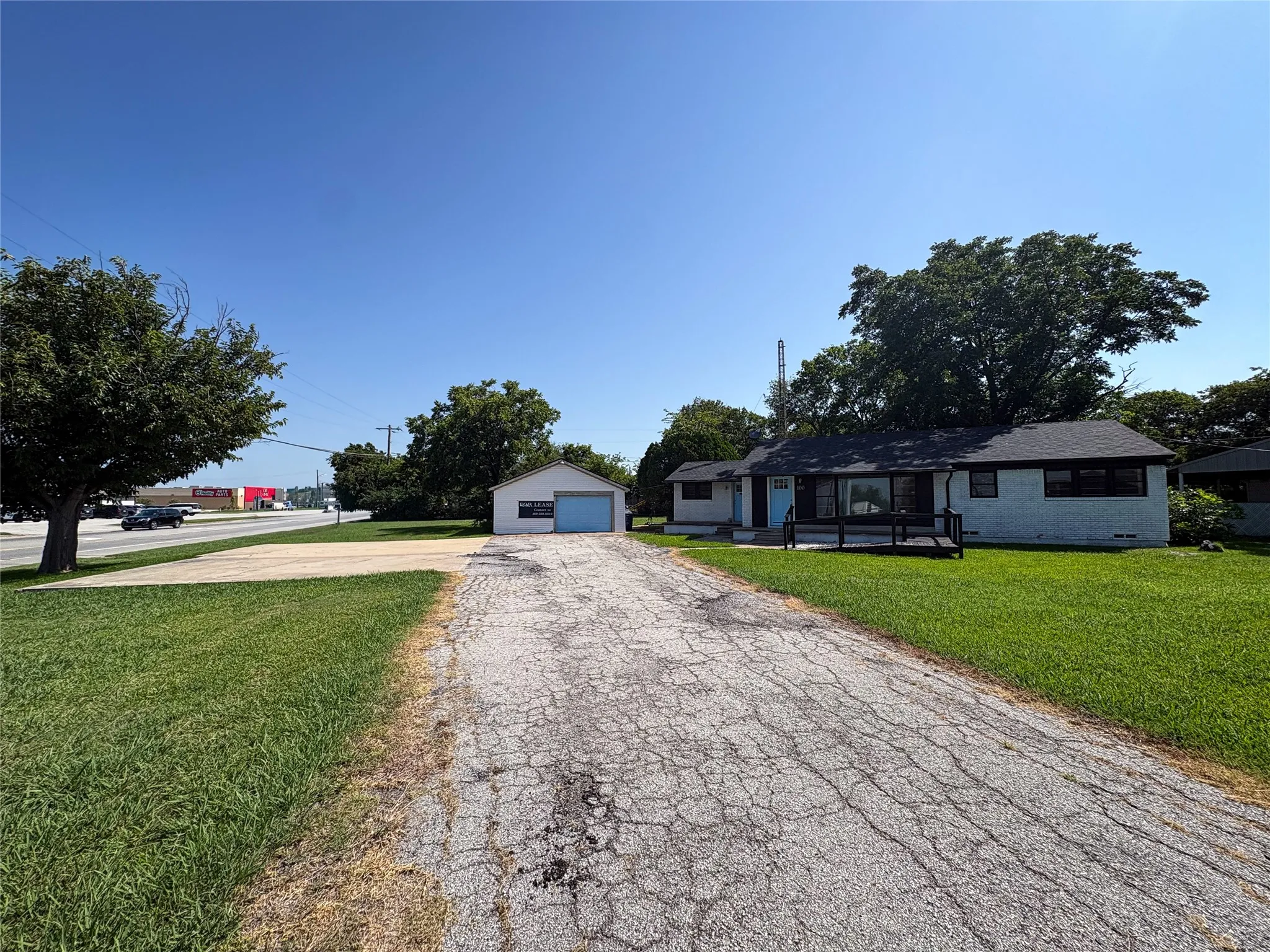 Retail For Rent in Grayson County , 100 E Pecan Street, Gunter, Texas 75058, 0, 0, Garage spaces, 0 Sqft, built in 1955, Preowned, mls#21159000, Real Estate Agent in Gunter, Homes For Rent in Grayson county, Homes For Rent in Gunter, Realtor in Gunter Texas, Real Estate Brokerage Independent Realty Texas, Luminita Cordes Realtor