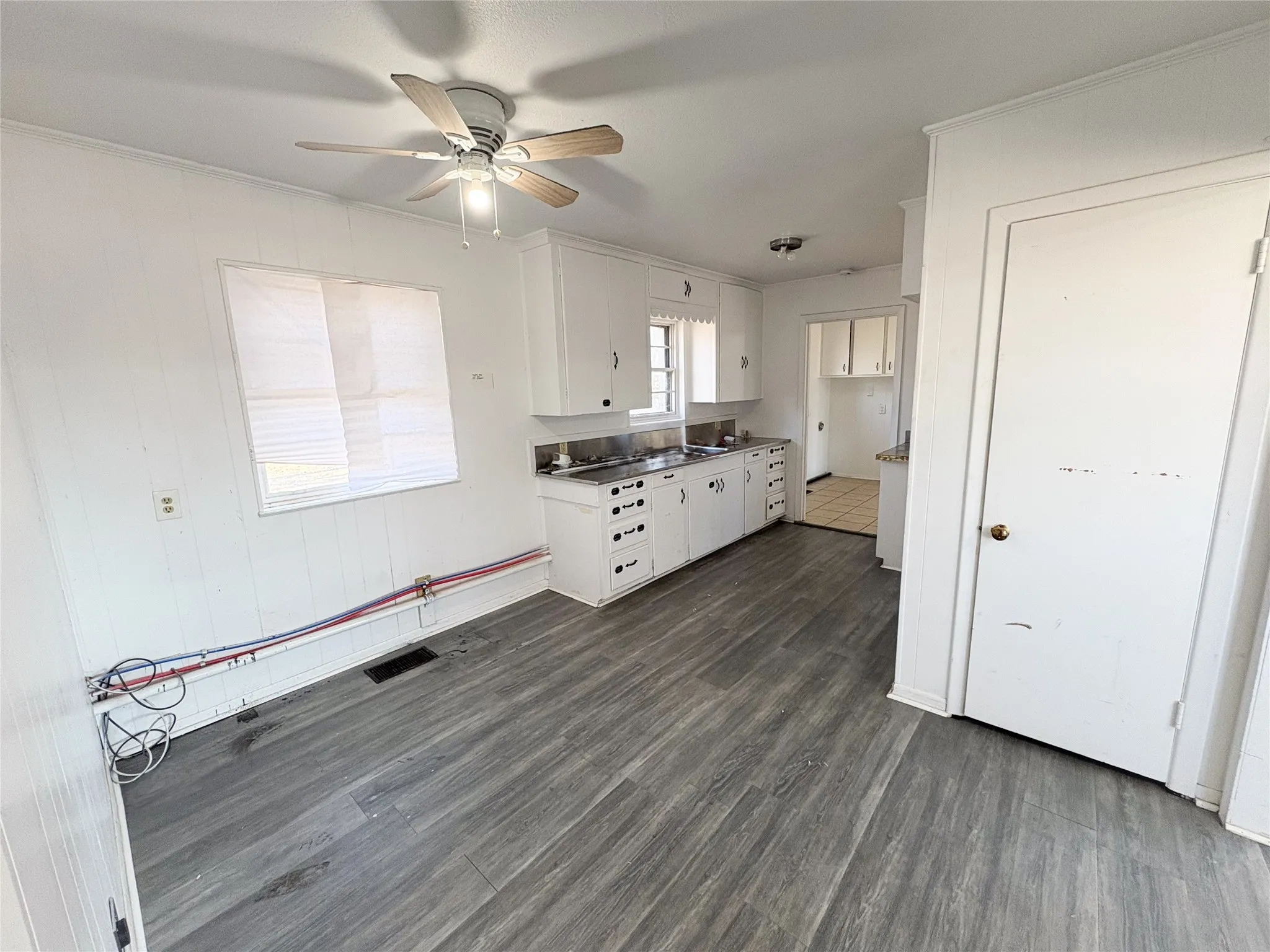 Retail For Rent in Grayson County , 100 E Pecan Street, Gunter, Texas 75058, 0, 0, Garage spaces, 0 Sqft, built in 1955, Preowned, mls#21159000, Real Estate Agent in Gunter, Homes For Rent in Grayson county, Homes For Rent in Gunter, Realtor in Gunter Texas, Real Estate Brokerage Independent Realty Texas, Luminita Cordes Realtor