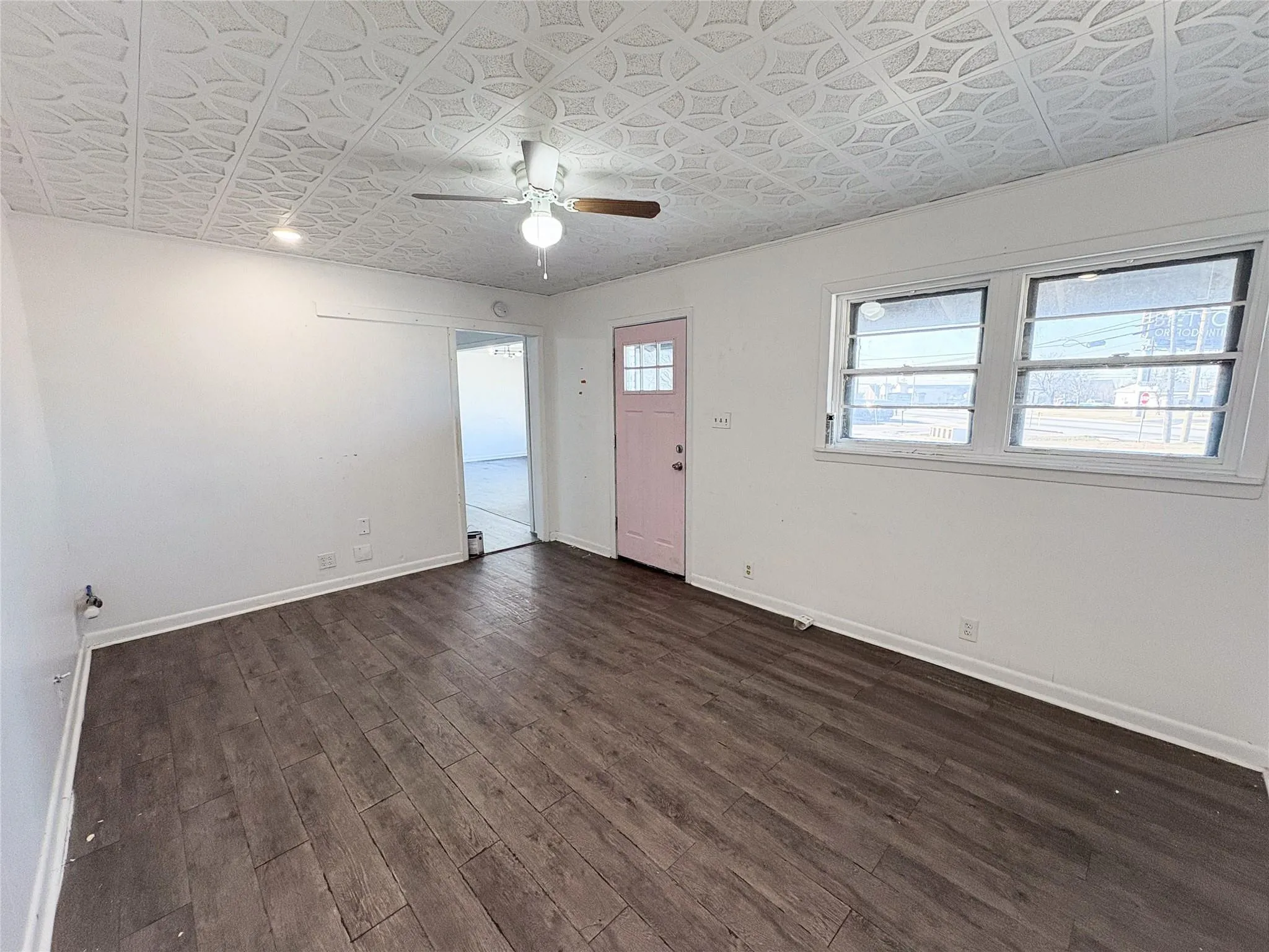 Retail For Rent in Grayson County , 100 E Pecan Street, Gunter, Texas 75058, 0, 0, Garage spaces, 0 Sqft, built in 1955, Preowned, mls#21159000, Real Estate Agent in Gunter, Homes For Rent in Grayson county, Homes For Rent in Gunter, Realtor in Gunter Texas, Real Estate Brokerage Independent Realty Texas, Luminita Cordes Realtor