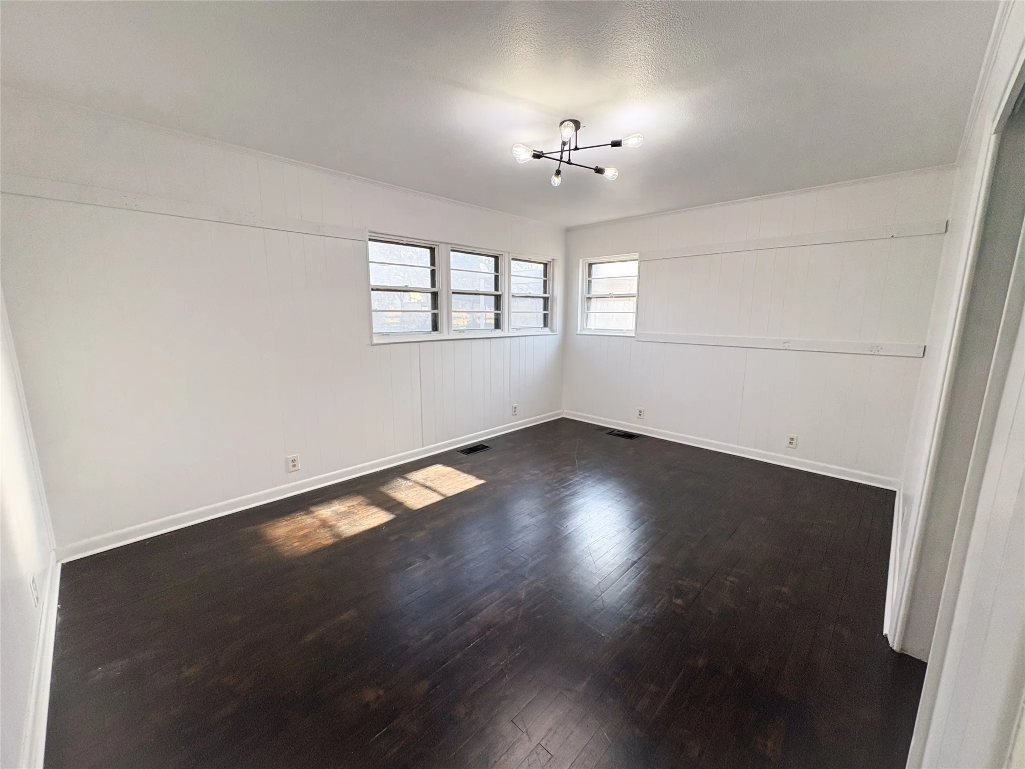 Retail For Rent in Grayson County , 100 E Pecan Street, Gunter, Texas 75058, 0, 0, Garage spaces, 0 Sqft, built in 1955, Preowned, mls#21159000, Real Estate Agent in Gunter, Homes For Rent in Grayson county, Homes For Rent in Gunter, Realtor in Gunter Texas, Real Estate Brokerage Independent Realty Texas, Luminita Cordes Realtor