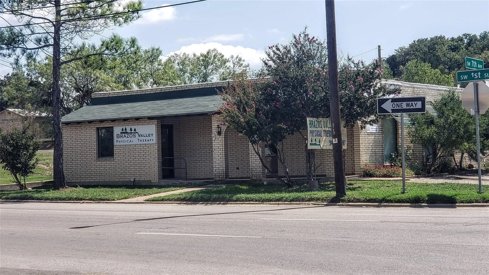 Office For Sale in Palo Pinto County , 711 SW 1st Street, Mineral Wells, Texas 76067, 0, 0, Garage spaces, 0 Sqft, built in 1967, Preowned, Price $199,900, mls#21160932, Real Estate Agent in Mineral Wells, Homes For Sale in Palo Pinto county, Homes For Sale in Mineral Wells, Realtor in Mineral Wells Texas, Real Estate Brokerage Independent Realty Texas, Luminita Cordes Realtor