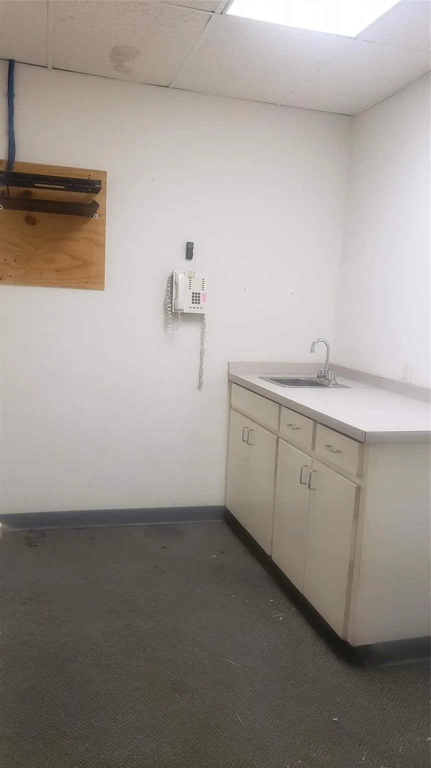 Office For Sale in Palo Pinto County , 711 SW 1st Street, Mineral Wells, Texas 76067, 0, 0, Garage spaces, 0 Sqft, built in 1967, Preowned, Price $199,900, mls#21160932, Real Estate Agent in Mineral Wells, Homes For Sale in Palo Pinto county, Homes For Sale in Mineral Wells, Realtor in Mineral Wells Texas, Real Estate Brokerage Independent Realty Texas, Luminita Cordes Realtor