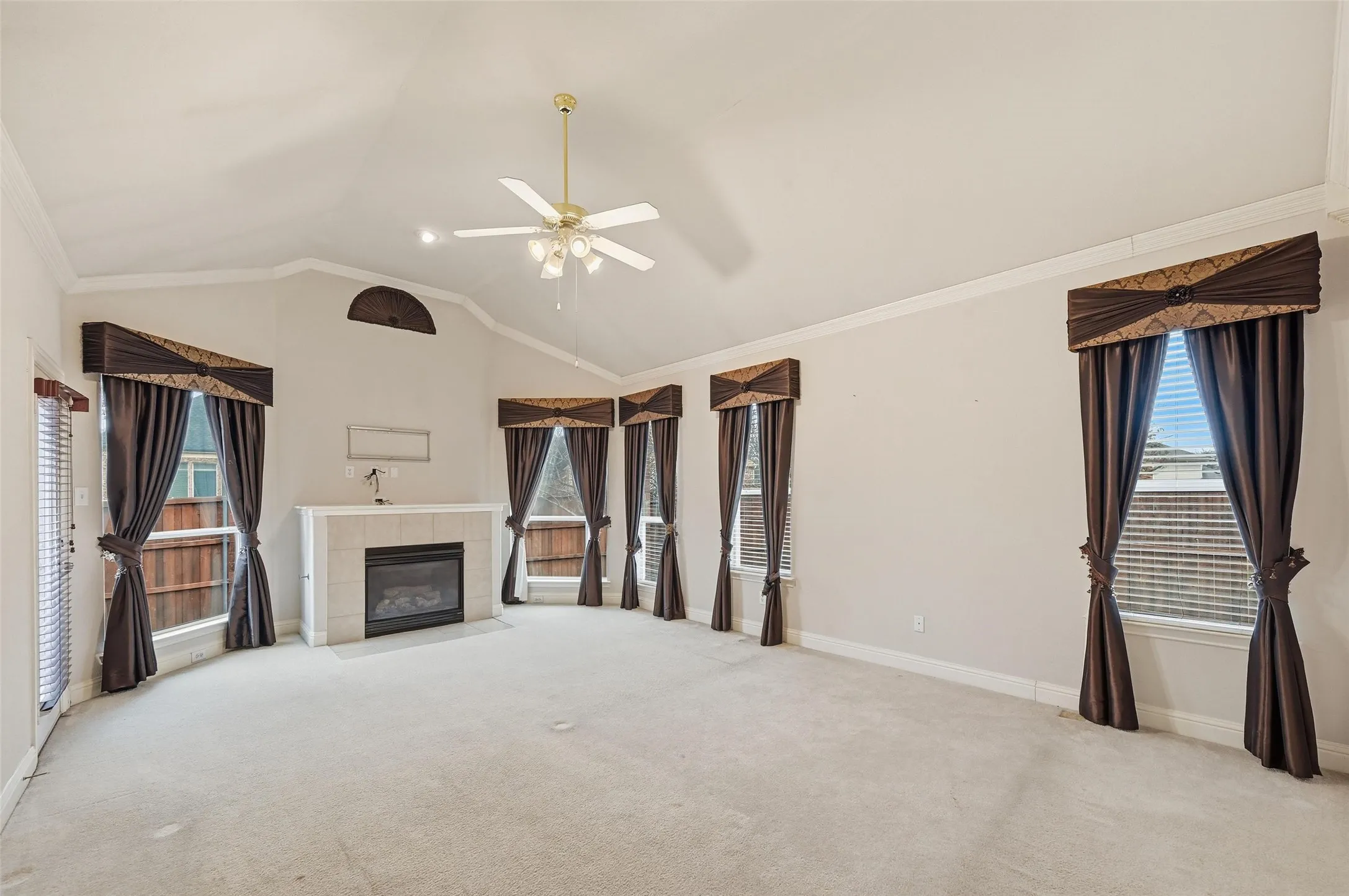 Single Family Residence For Sale in Dallas County , 222 River Birch Trail, Garland, Texas 75040, 4 Bedroom, 4 Bathroom, 3 Garage spaces, 4,483 Sqft, built in 2004, Preowned, mls#21159095, Real Estate Agent in Garland, Homes For Sale in Dallas county, Homes For Sale in Garland, Realtor in Garland Texas, Real Estate Brokerage Independent Realty Texas, Luminita Cordes Realtor