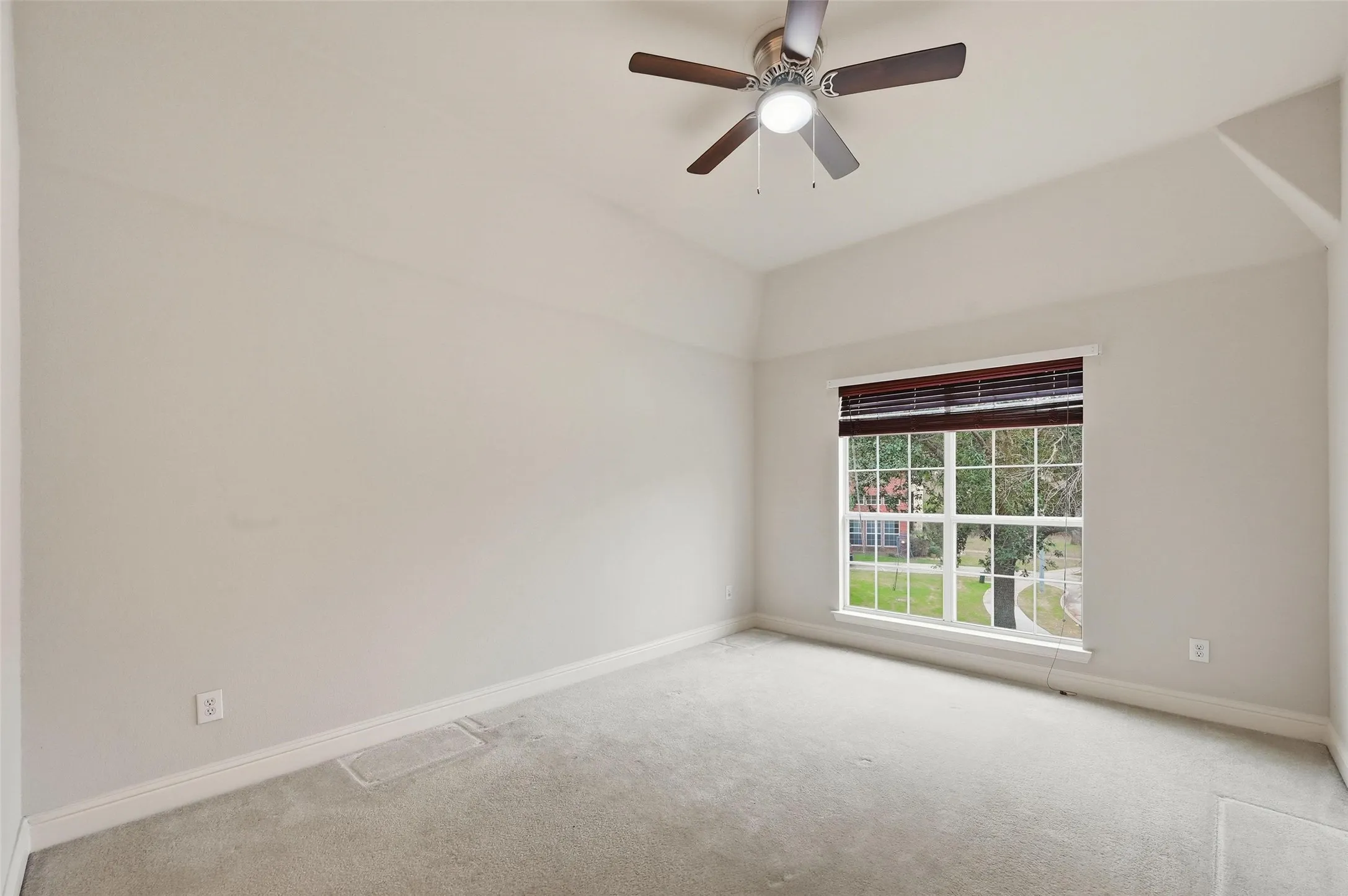 Single Family Residence For Sale in Dallas County , 222 River Birch Trail, Garland, Texas 75040, 4 Bedroom, 4 Bathroom, 3 Garage spaces, 4,483 Sqft, built in 2004, Preowned, mls#21159095, Real Estate Agent in Garland, Homes For Sale in Dallas county, Homes For Sale in Garland, Realtor in Garland Texas, Real Estate Brokerage Independent Realty Texas, Luminita Cordes Realtor