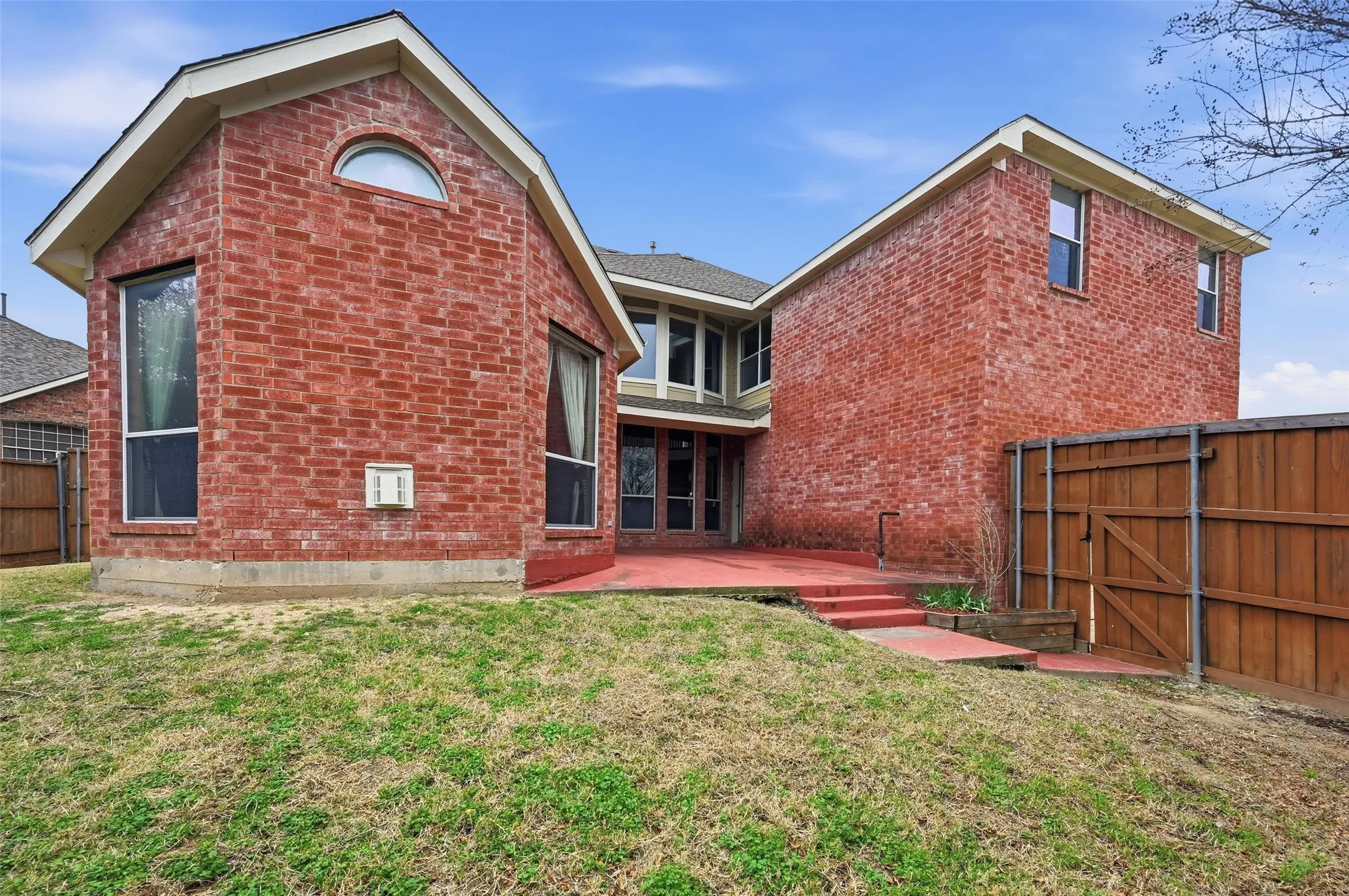 Single Family Residence For Sale in Dallas County , 222 River Birch Trail, Garland, Texas 75040, 4 Bedroom, 4 Bathroom, 3 Garage spaces, 4,483 Sqft, built in 2004, Preowned, mls#21159095, Real Estate Agent in Garland, Homes For Sale in Dallas county, Homes For Sale in Garland, Realtor in Garland Texas, Real Estate Brokerage Independent Realty Texas, Luminita Cordes Realtor