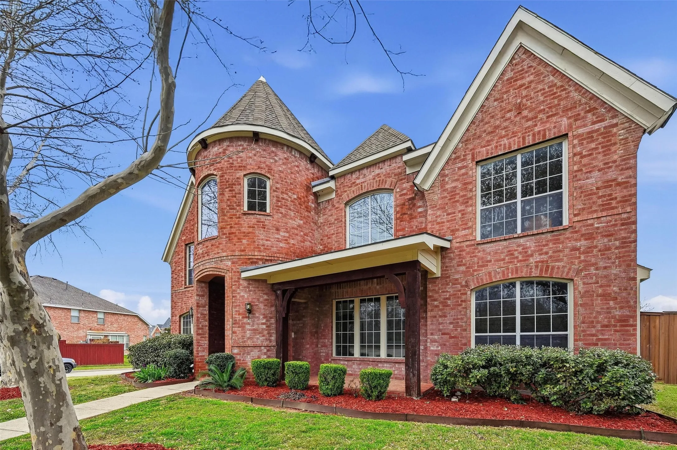 Single Family Residence For Sale in Dallas County , 222 River Birch Trail, Garland, Texas 75040, 4 Bedroom, 4 Bathroom, 3 Garage spaces, 4,483 Sqft, built in 2004, Preowned, mls#21159095, Real Estate Agent in Garland, Homes For Sale in Dallas county, Homes For Sale in Garland, Realtor in Garland Texas, Real Estate Brokerage Independent Realty Texas, Luminita Cordes Realtor