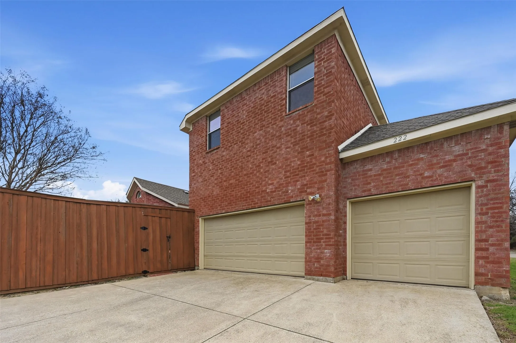 Single Family Residence For Sale in Dallas County , 222 River Birch Trail, Garland, Texas 75040, 4 Bedroom, 4 Bathroom, 3 Garage spaces, 4,483 Sqft, built in 2004, Preowned, mls#21159095, Real Estate Agent in Garland, Homes For Sale in Dallas county, Homes For Sale in Garland, Realtor in Garland Texas, Real Estate Brokerage Independent Realty Texas, Luminita Cordes Realtor