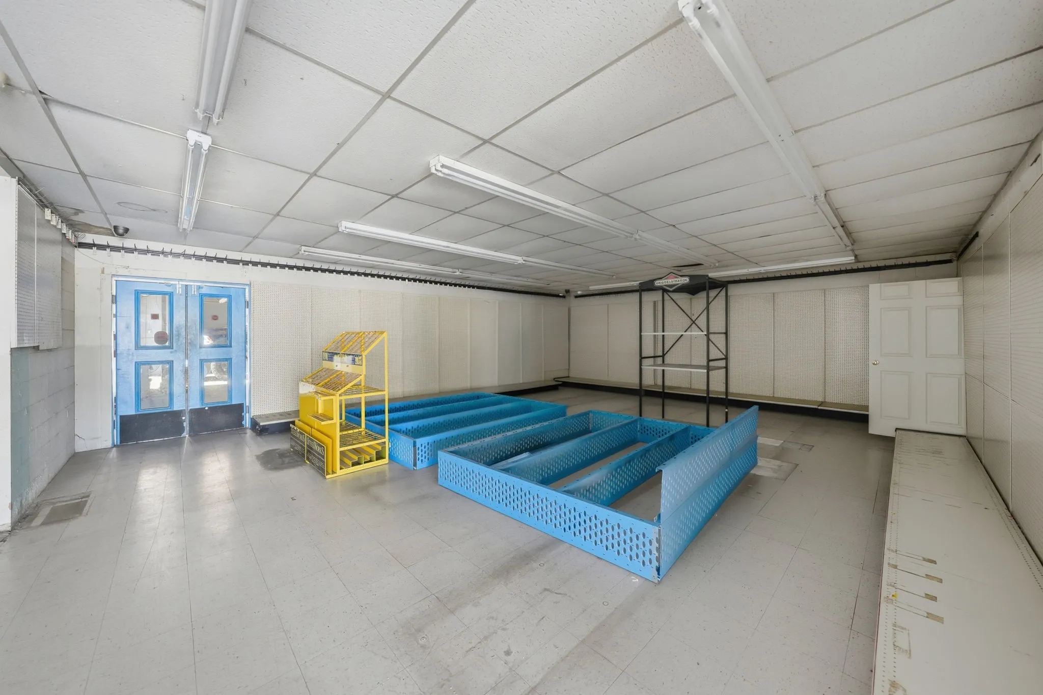 Rear garage bay with bonus loft above