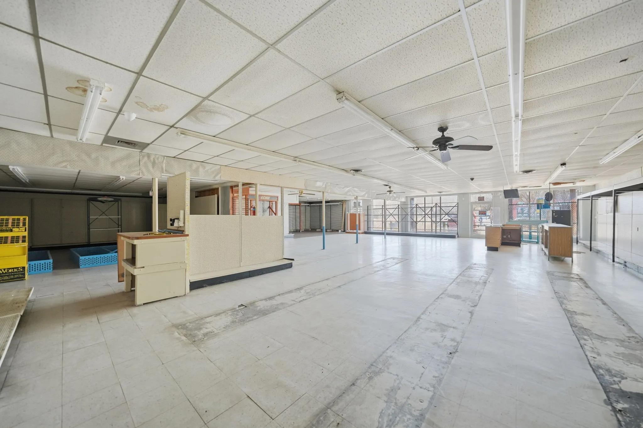 Retail For Sale in Dallas County , 233 N Hampton Road, De Soto, Texas 75115, 0, 0, Garage spaces, 0 Sqft, built in 1964, Preowned, mls#21159665, Real Estate Agent in De Soto, Homes For Sale in Dallas county, Homes For Sale in De Soto, Realtor in De Soto Texas, Real Estate Brokerage Independent Realty Texas, Luminita Cordes Realtor