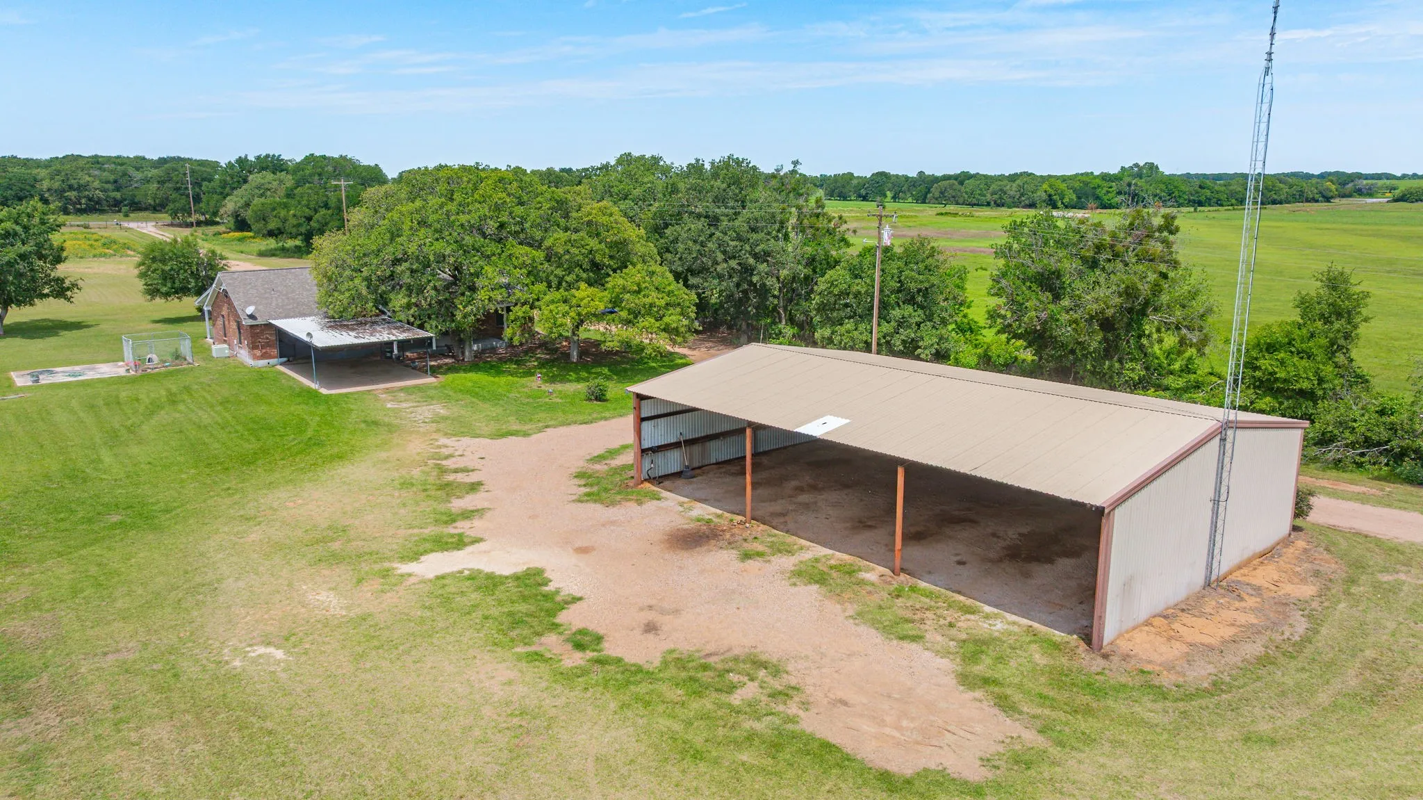 Farm For Sale in Comanche County , 351 Highway 2318, De Leon, Texas 76444, 4 Bedroom, 2 Bathroom, Garage spaces, 1,860 Sqft, built in 1998, mls#21160351, Real Estate Agent in De Leon, Homes For Sale in Comanche county, Homes For Sale in De Leon, Realtor in De Leon Texas, Real Estate Brokerage Independent Realty Texas, Luminita Cordes Realtor