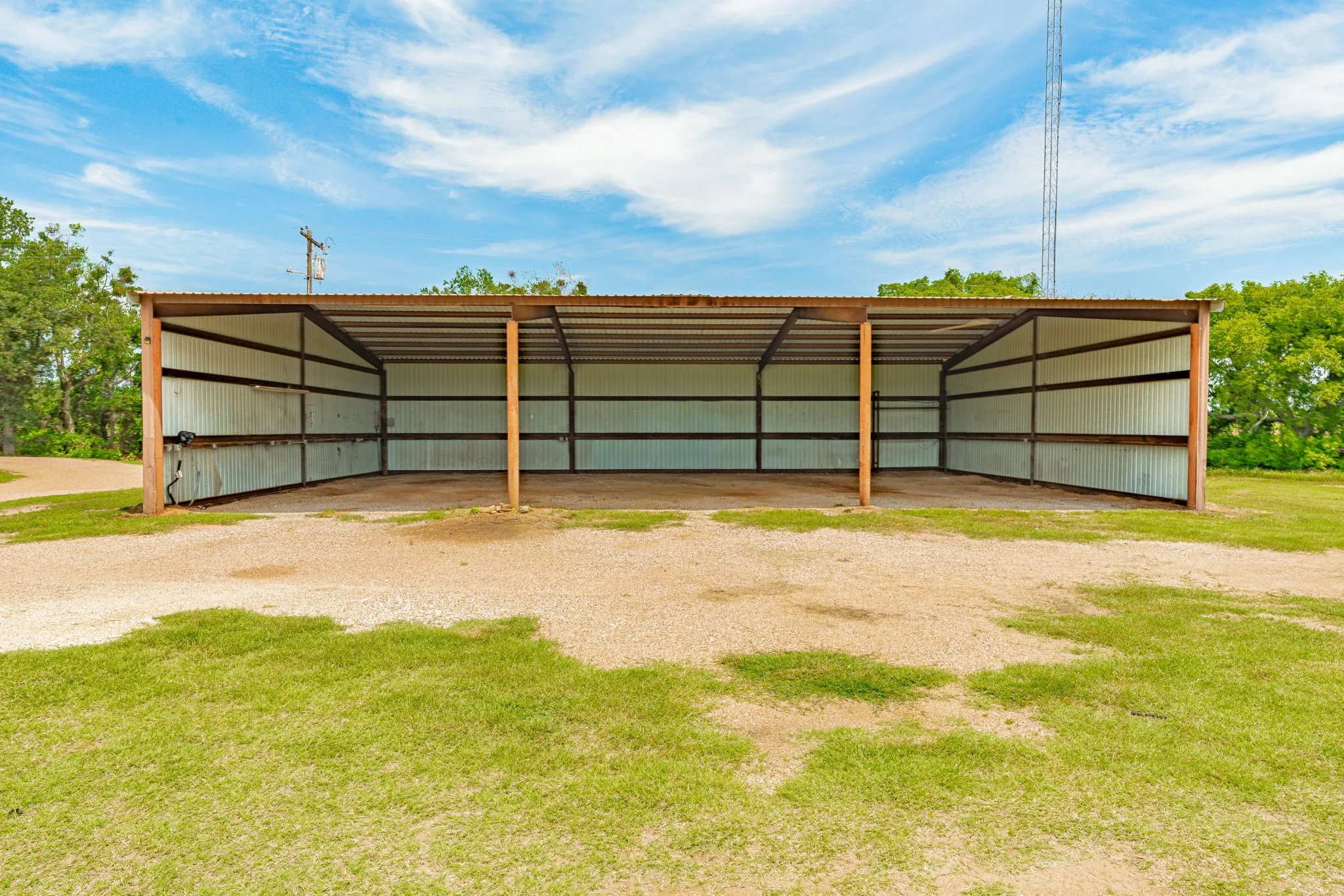 Farm For Sale in Comanche County , 351 Highway 2318, De Leon, Texas 76444, 4 Bedroom, 2 Bathroom, Garage spaces, 1,860 Sqft, built in 1998, mls#21160351, Real Estate Agent in De Leon, Homes For Sale in Comanche county, Homes For Sale in De Leon, Realtor in De Leon Texas, Real Estate Brokerage Independent Realty Texas, Luminita Cordes Realtor