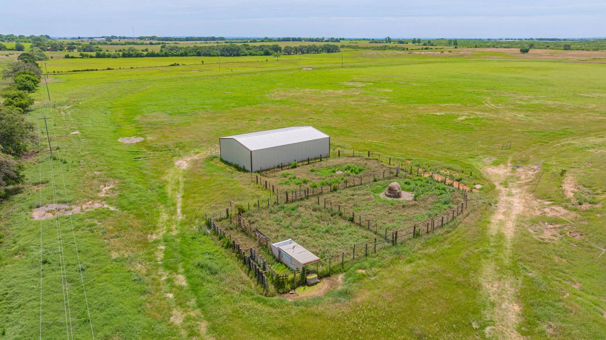 Farm For Sale in Comanche County , 351 Highway 2318, De Leon, Texas 76444, 4 Bedroom, 2 Bathroom, Garage spaces, 1,860 Sqft, built in 1998, mls#21160351, Real Estate Agent in De Leon, Homes For Sale in Comanche county, Homes For Sale in De Leon, Realtor in De Leon Texas, Real Estate Brokerage Independent Realty Texas, Luminita Cordes Realtor
