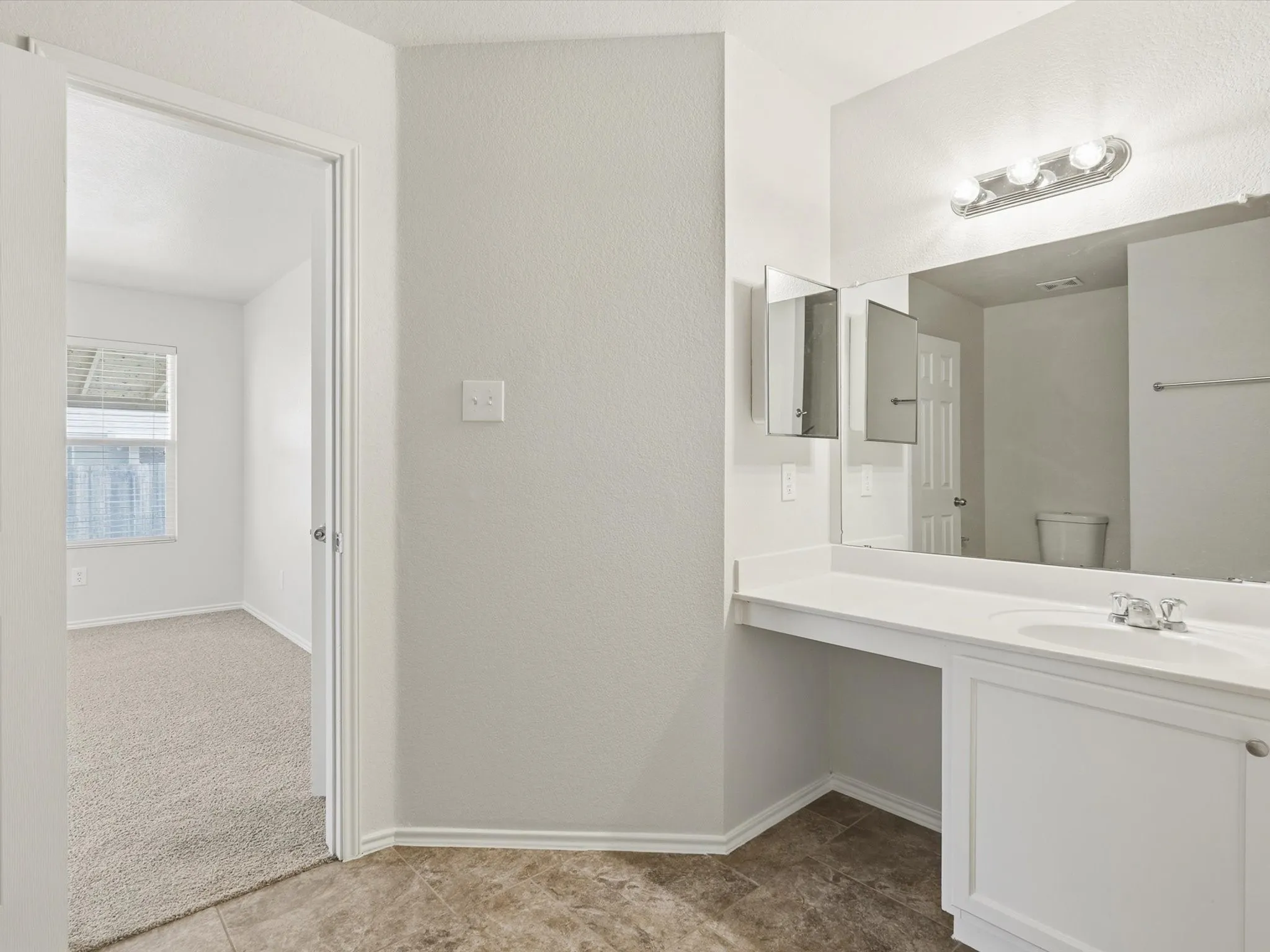 Single Family Residence For Sale in Johnson County , 1441 Erin Drive, Burleson, Texas 76028, 4 Bedroom, 2 Bathroom, 2 Garage spaces, 2,046 Sqft, built in 2006, Preowned, mls#21157881, Real Estate Agent in Burleson, Homes For Sale in Johnson county, Homes For Sale in Burleson, Realtor in Burleson Texas, Real Estate Brokerage Independent Realty Texas, Luminita Cordes Realtor