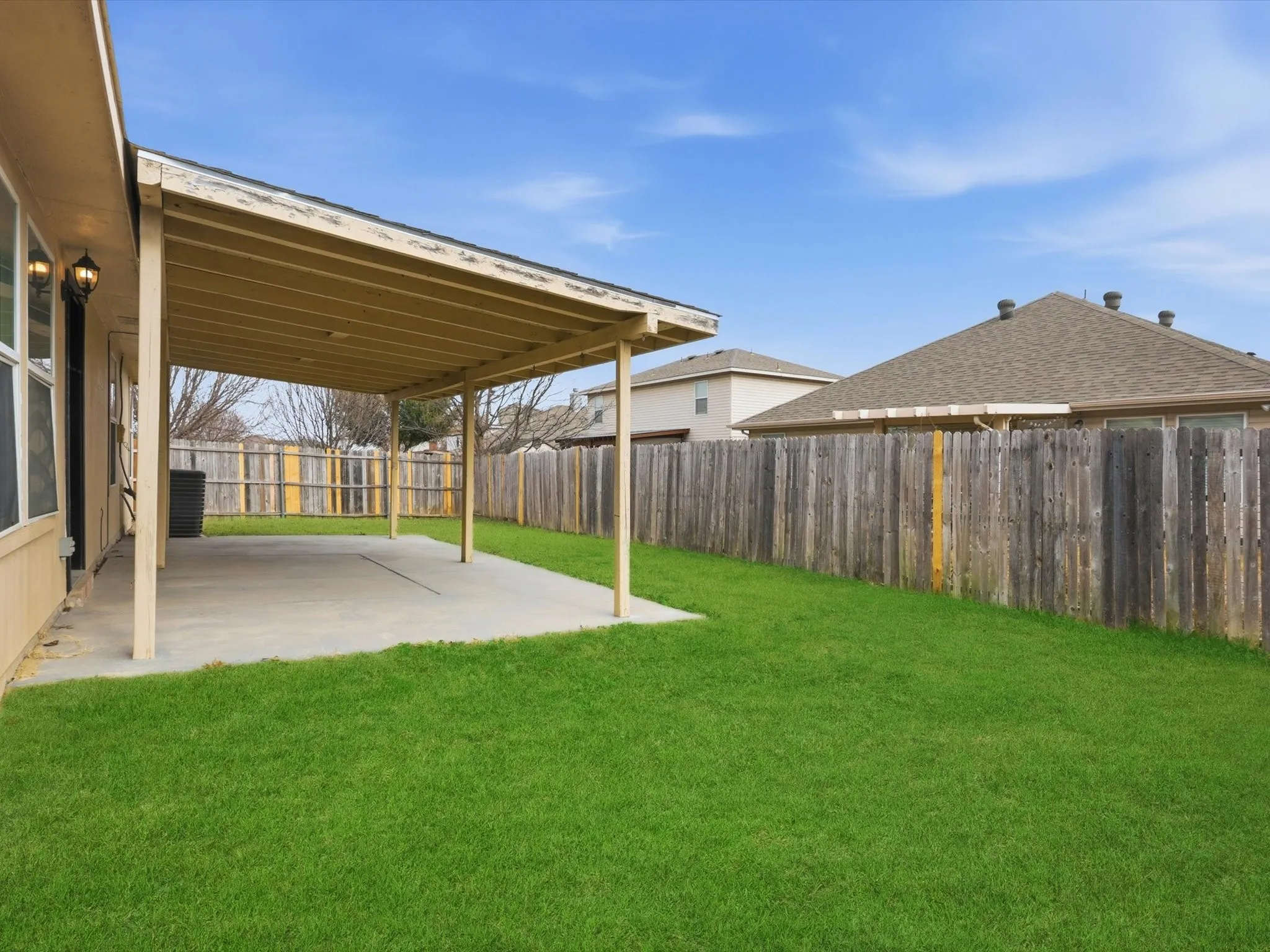 Single Family Residence For Sale in Johnson County , 1441 Erin Drive, Burleson, Texas 76028, 4 Bedroom, 2 Bathroom, 2 Garage spaces, 2,046 Sqft, built in 2006, Preowned, mls#21157881, Real Estate Agent in Burleson, Homes For Sale in Johnson county, Homes For Sale in Burleson, Realtor in Burleson Texas, Real Estate Brokerage Independent Realty Texas, Luminita Cordes Realtor