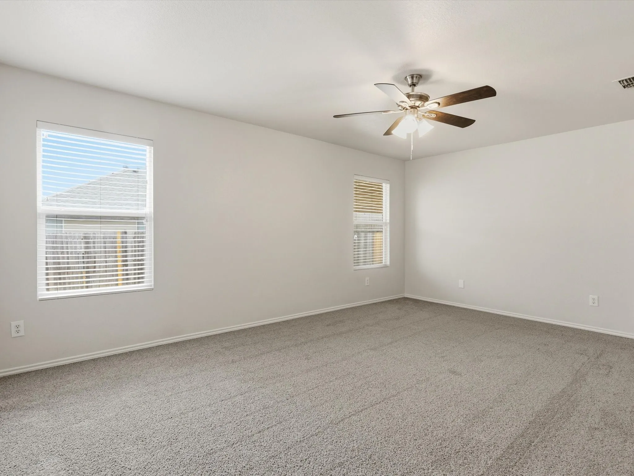 Single Family Residence For Sale in Johnson County , 1441 Erin Drive, Burleson, Texas 76028, 4 Bedroom, 2 Bathroom, 2 Garage spaces, 2,046 Sqft, built in 2006, Preowned, mls#21157881, Real Estate Agent in Burleson, Homes For Sale in Johnson county, Homes For Sale in Burleson, Realtor in Burleson Texas, Real Estate Brokerage Independent Realty Texas, Luminita Cordes Realtor