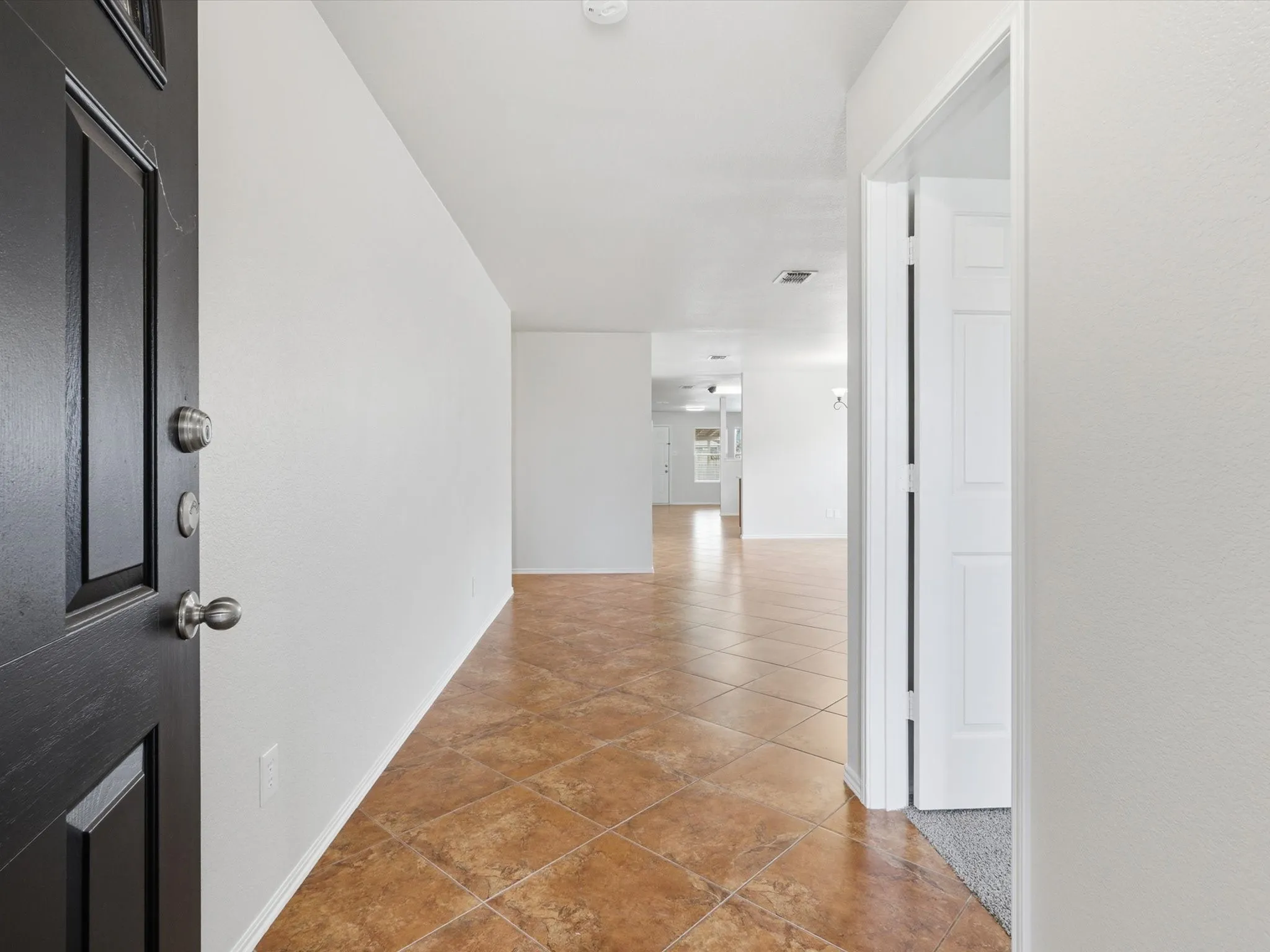 Single Family Residence For Sale in Johnson County , 1441 Erin Drive, Burleson, Texas 76028, 4 Bedroom, 2 Bathroom, 2 Garage spaces, 2,046 Sqft, built in 2006, Preowned, mls#21157881, Real Estate Agent in Burleson, Homes For Sale in Johnson county, Homes For Sale in Burleson, Realtor in Burleson Texas, Real Estate Brokerage Independent Realty Texas, Luminita Cordes Realtor