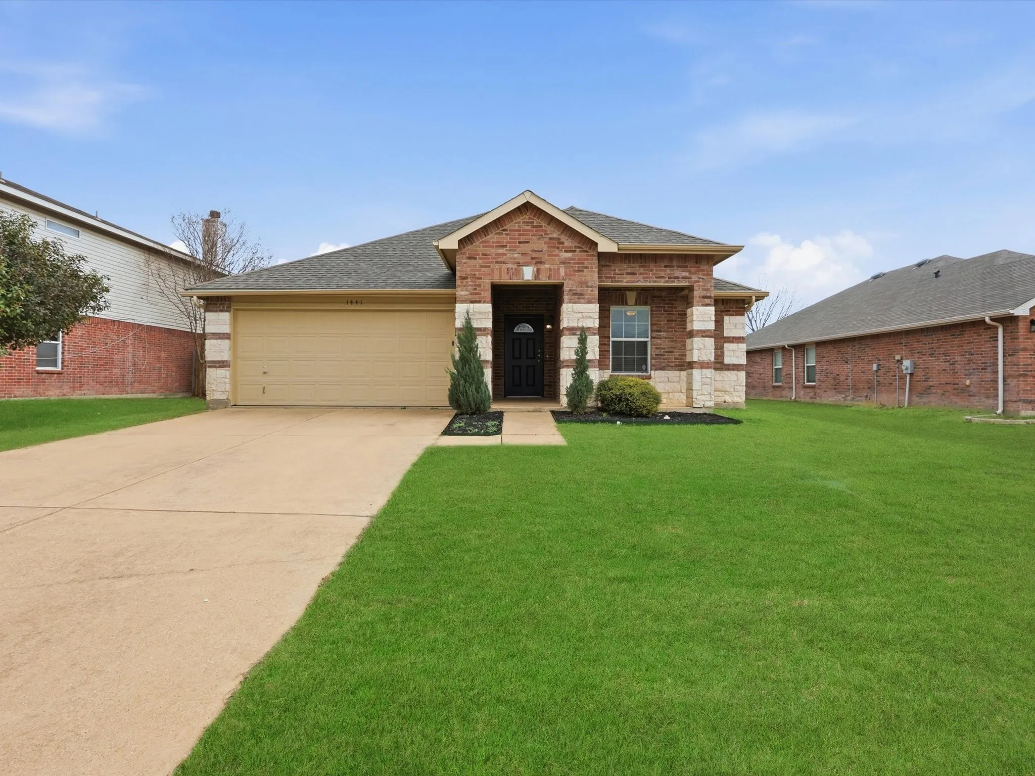 Single Family Residence For Sale in Johnson County , 1441 Erin Drive, Burleson, Texas 76028, 4 Bedroom, 2 Bathroom, 2 Garage spaces, 2,046 Sqft, built in 2006, Preowned, mls#21157881, Real Estate Agent in Burleson, Homes For Sale in Johnson county, Homes For Sale in Burleson, Realtor in Burleson Texas, Real Estate Brokerage Independent Realty Texas, Luminita Cordes Realtor